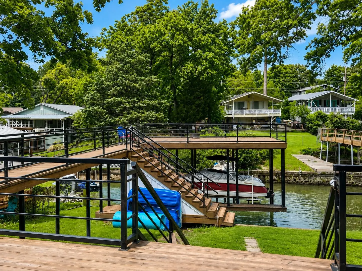 Single Family Residence For Sale in Henderson County , 154 Harbor Drive, Gun Barrel City, Texas 75156, 2 Bedrooms, 1 Bathroom, Garage spaces, 994 Sqft, built in 1974, Price $285,000, mls#21334955, Real Estate Agent in Gun Barrel City, Homes For Sale in Henderson county, Homes For Sale in Gun Barrel City, Realtor in Gun Barrel City Texas, Real Estate Brokerage Independent Realty Texas, Luminita Cordes Realtor