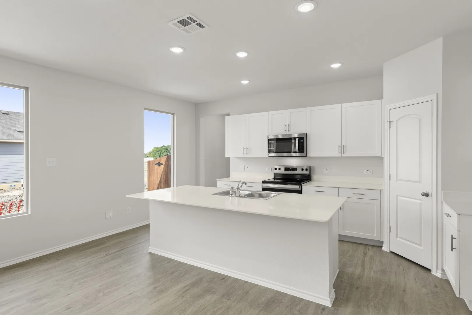 16. 1609 Potomac - Kitchen (3)