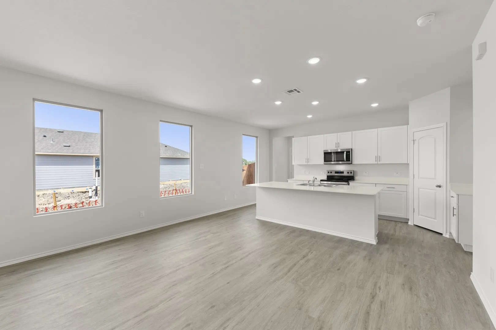 11. 1609 Potomac - Dining