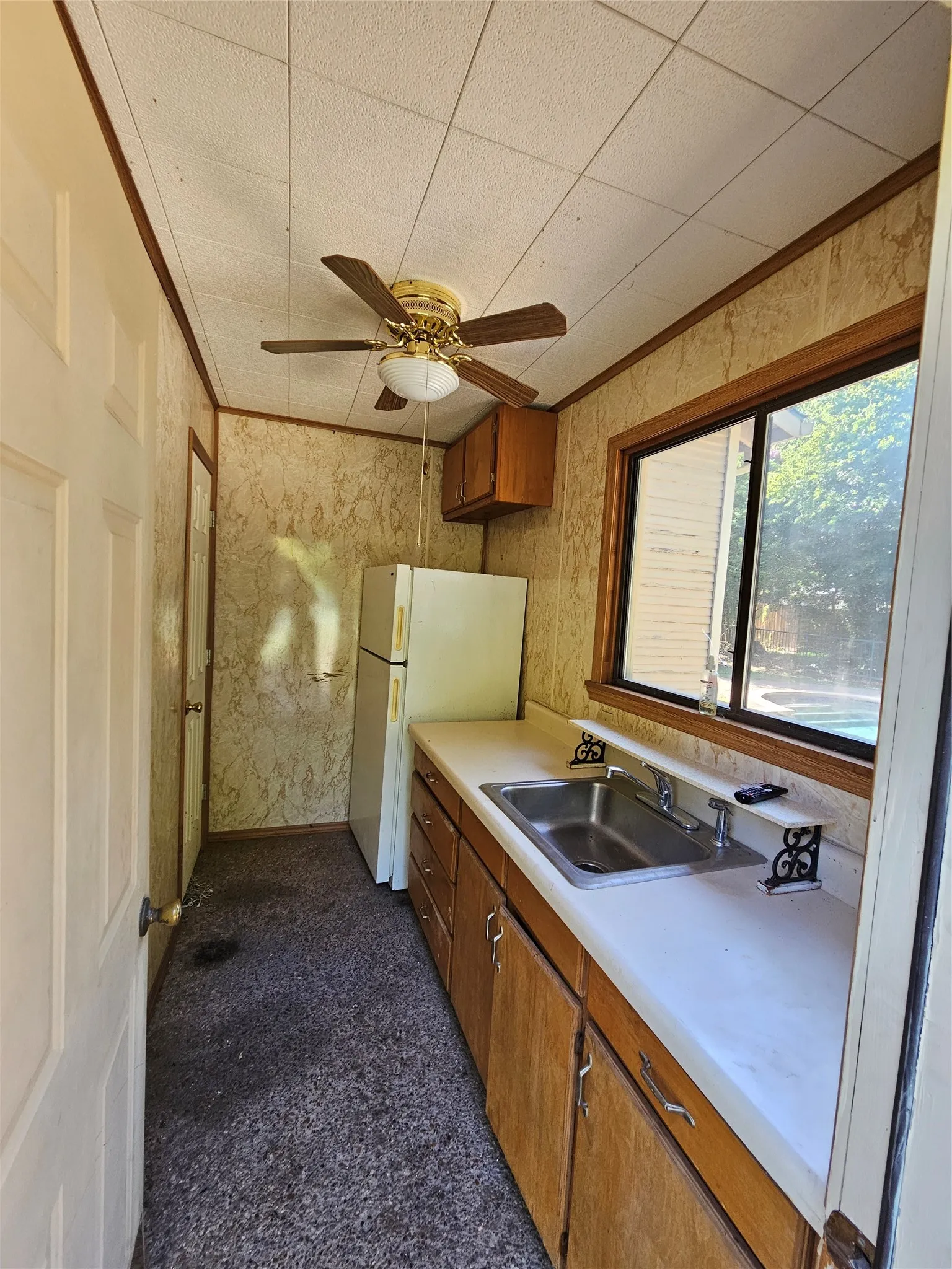 Pool Kitchen