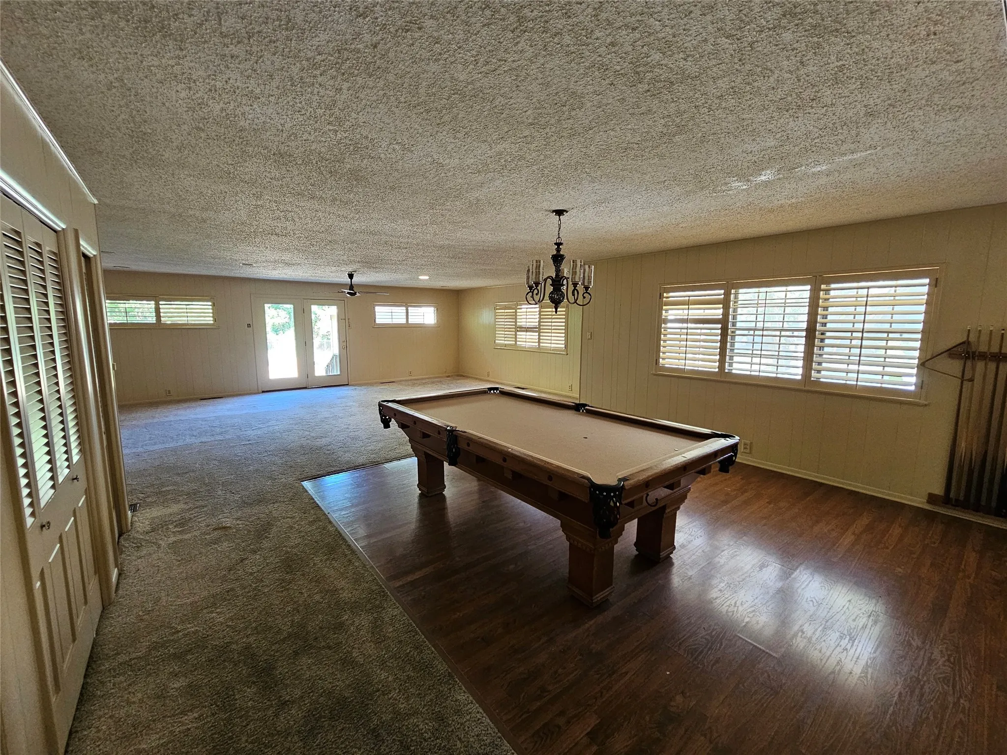Single Family Residence For Sale in Cooke County , 726 S Lindsay Street, Gainesville, Texas 76240, 2 Bedrooms, 2 Bathrooms, Garage spaces, 2,204 Sqft, built in 1930, Price $268,000, mls#21341072, Real Estate Agent in Gainesville, Homes For Sale in Cooke county, Homes For Sale in Gainesville, Realtor in Gainesville Texas, Real Estate Brokerage Independent Realty Texas, Luminita Cordes Realtor