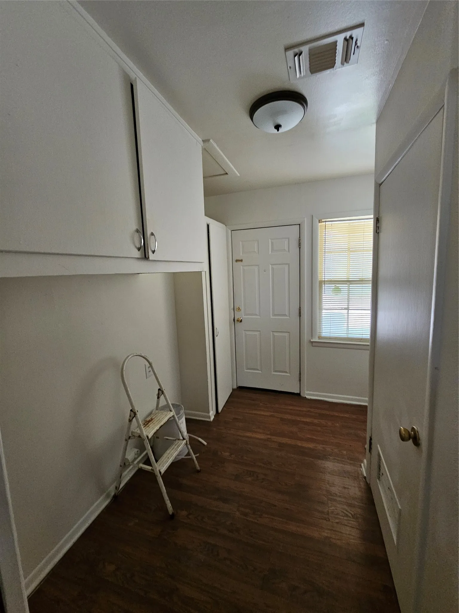 Single Family Residence For Sale in Cooke County , 726 S Lindsay Street, Gainesville, Texas 76240, 2 Bedrooms, 2 Bathrooms, Garage spaces, 2,204 Sqft, built in 1930, Price $268,000, mls#21341072, Real Estate Agent in Gainesville, Homes For Sale in Cooke county, Homes For Sale in Gainesville, Realtor in Gainesville Texas, Real Estate Brokerage Independent Realty Texas, Luminita Cordes Realtor