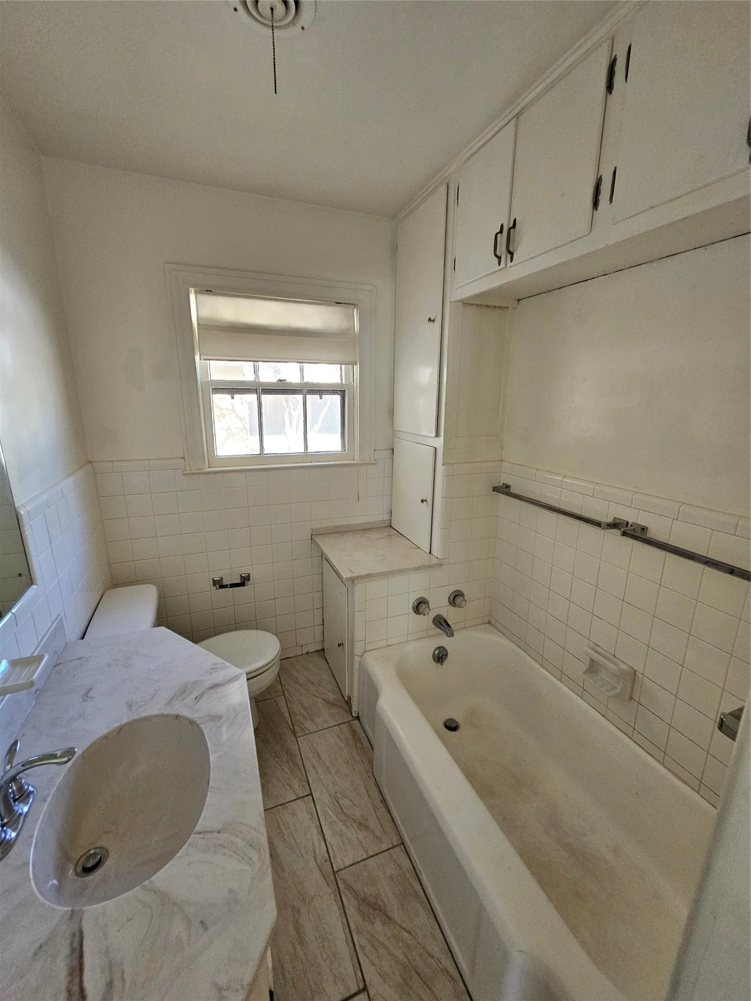 Single Family Residence For Sale in Cooke County , 726 S Lindsay Street, Gainesville, Texas 76240, 2 Bedrooms, 2 Bathrooms, Garage spaces, 2,204 Sqft, built in 1930, Price $268,000, mls#21341072, Real Estate Agent in Gainesville, Homes For Sale in Cooke county, Homes For Sale in Gainesville, Realtor in Gainesville Texas, Real Estate Brokerage Independent Realty Texas, Luminita Cordes Realtor