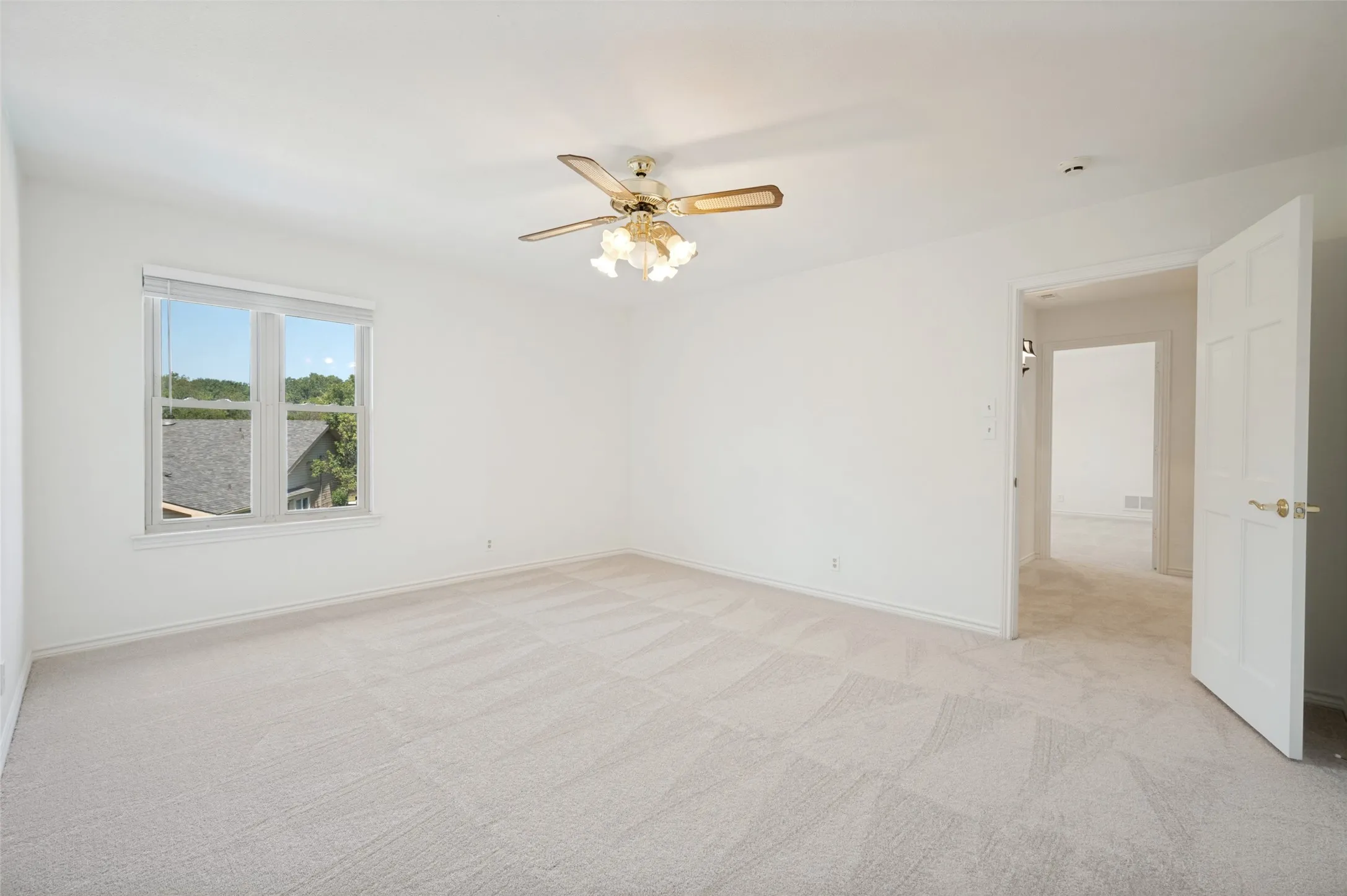 Single Family Residence For Sale in Collin County , 337 Ridgebriar Drive, Richardson, Texas 75080, 3 Bedroom, 3 Bathroom, 2 Garage spaces, 3,213 Sqft, built in 1972, mls#21334619, Real Estate Agent in Richardson, Homes For Sale in Collin county, Homes For Sale in Richardson, Realtor in Richardson Texas, Real Estate Brokerage Independent Realty Texas, Luminita Cordes Realtor