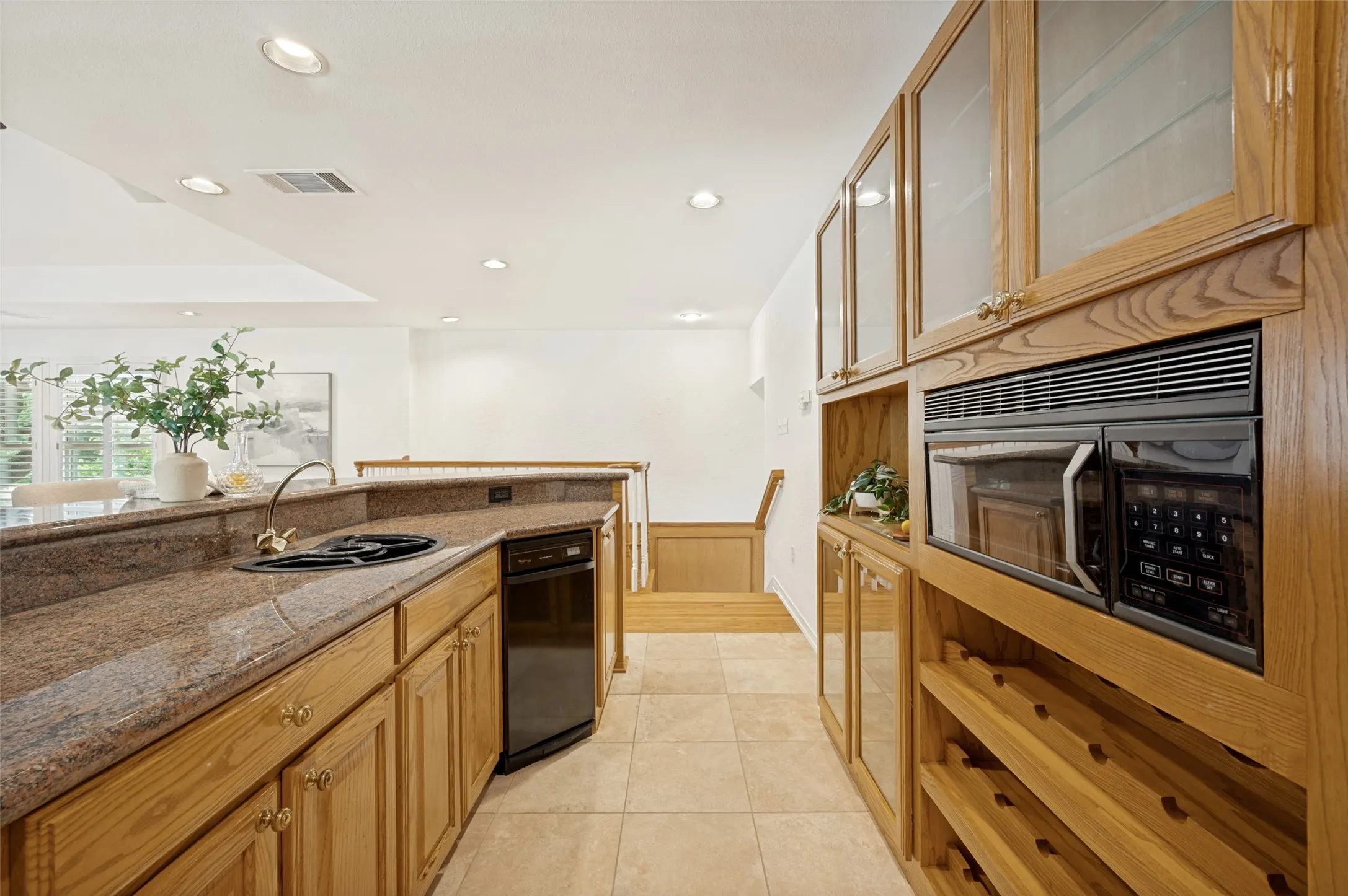 Single Family Residence For Sale in Collin County , 337 Ridgebriar Drive, Richardson, Texas 75080, 3 Bedroom, 3 Bathroom, 2 Garage spaces, 3,213 Sqft, built in 1972, mls#21334619, Real Estate Agent in Richardson, Homes For Sale in Collin county, Homes For Sale in Richardson, Realtor in Richardson Texas, Real Estate Brokerage Independent Realty Texas, Luminita Cordes Realtor