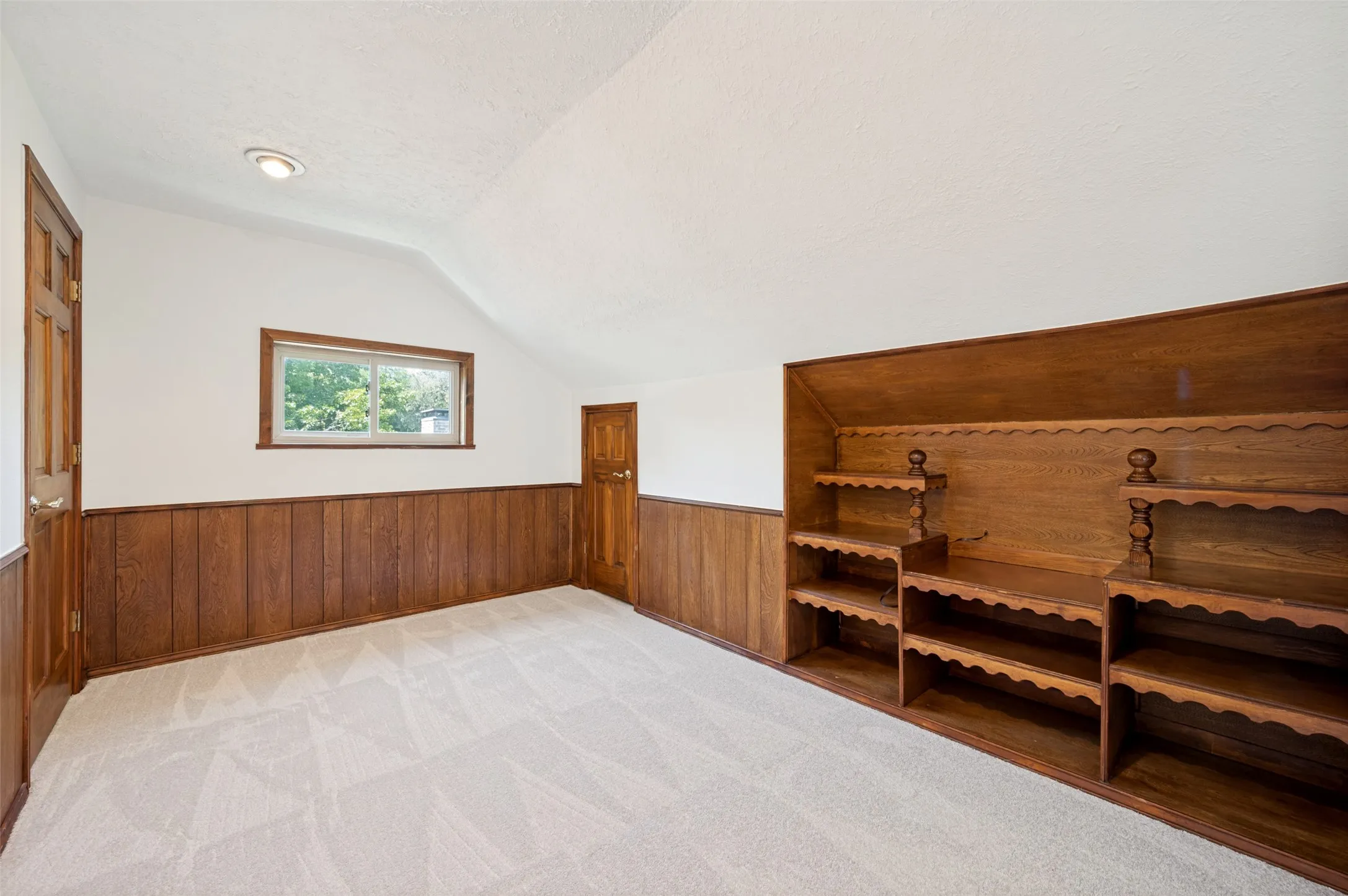 Single Family Residence For Sale in Collin County , 337 Ridgebriar Drive, Richardson, Texas 75080, 3 Bedroom, 3 Bathroom, 2 Garage spaces, 3,213 Sqft, built in 1972, mls#21334619, Real Estate Agent in Richardson, Homes For Sale in Collin county, Homes For Sale in Richardson, Realtor in Richardson Texas, Real Estate Brokerage Independent Realty Texas, Luminita Cordes Realtor