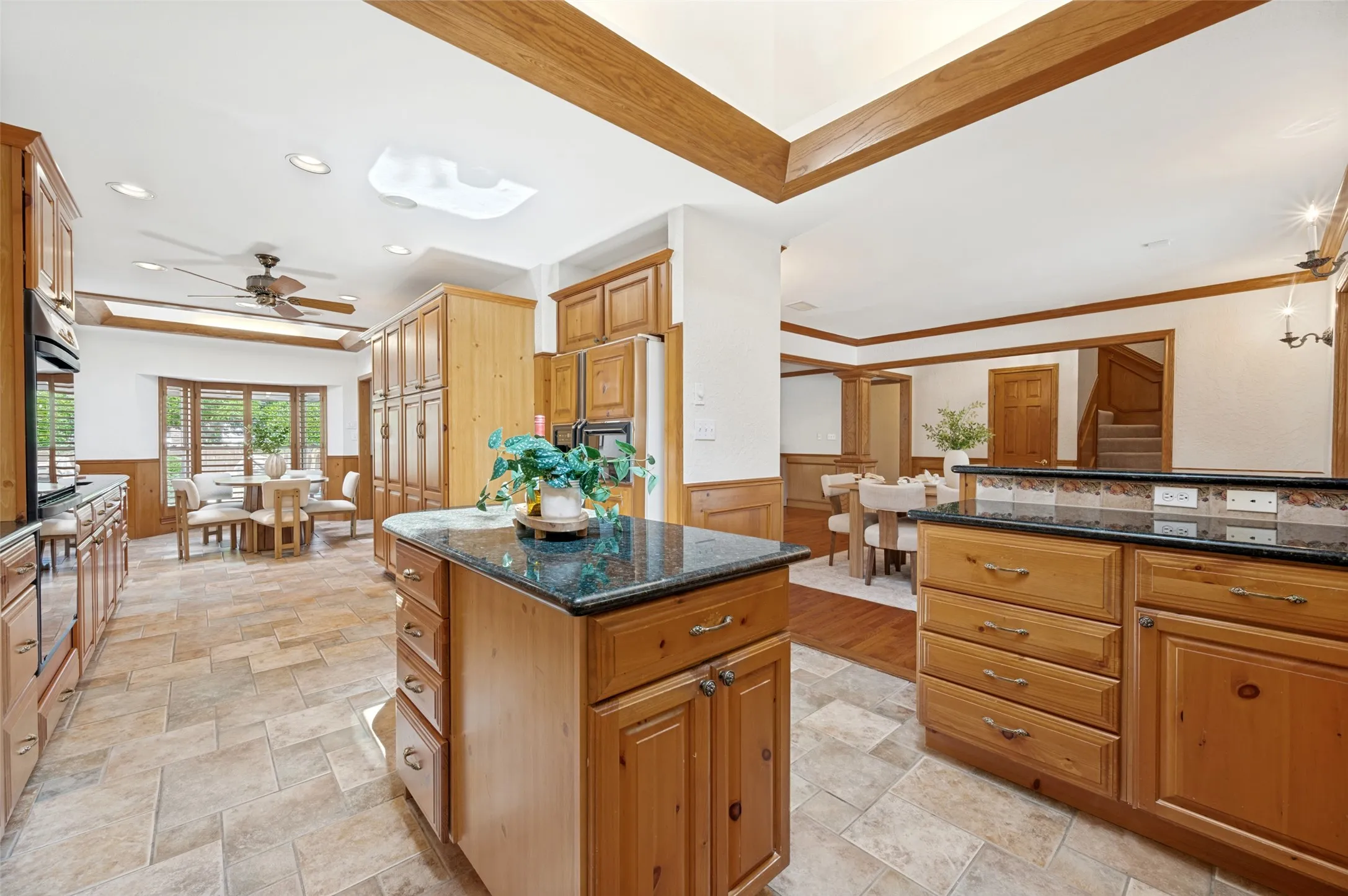Single Family Residence For Sale in Collin County , 337 Ridgebriar Drive, Richardson, Texas 75080, 3 Bedroom, 3 Bathroom, 2 Garage spaces, 3,213 Sqft, built in 1972, mls#21334619, Real Estate Agent in Richardson, Homes For Sale in Collin county, Homes For Sale in Richardson, Realtor in Richardson Texas, Real Estate Brokerage Independent Realty Texas, Luminita Cordes Realtor