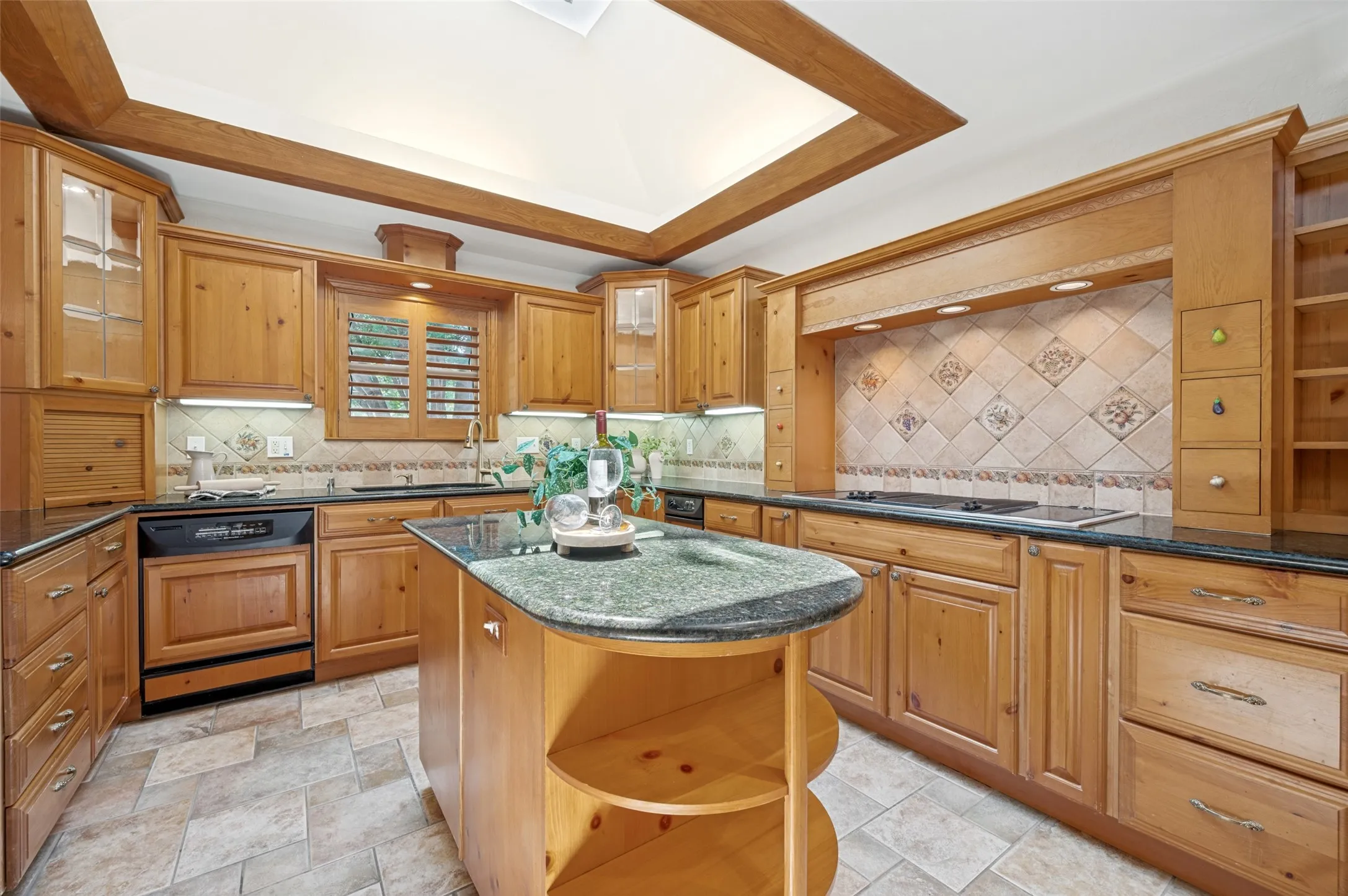 Single Family Residence For Sale in Collin County , 337 Ridgebriar Drive, Richardson, Texas 75080, 3 Bedroom, 3 Bathroom, 2 Garage spaces, 3,213 Sqft, built in 1972, mls#21334619, Real Estate Agent in Richardson, Homes For Sale in Collin county, Homes For Sale in Richardson, Realtor in Richardson Texas, Real Estate Brokerage Independent Realty Texas, Luminita Cordes Realtor
