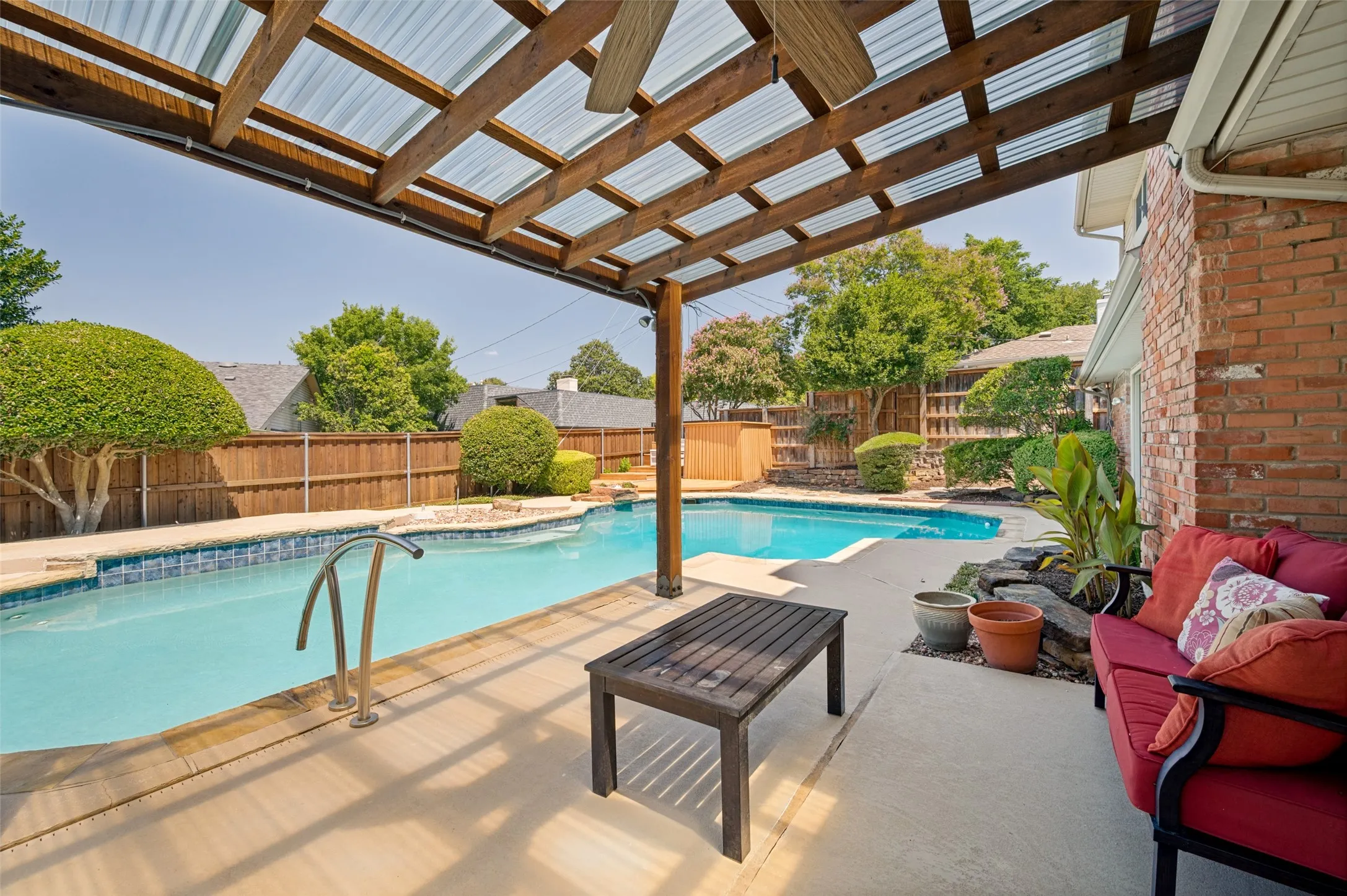 Single Family Residence For Sale in Collin County , 337 Ridgebriar Drive, Richardson, Texas 75080, 3 Bedroom, 3 Bathroom, 2 Garage spaces, 3,213 Sqft, built in 1972, mls#21334619, Real Estate Agent in Richardson, Homes For Sale in Collin county, Homes For Sale in Richardson, Realtor in Richardson Texas, Real Estate Brokerage Independent Realty Texas, Luminita Cordes Realtor
