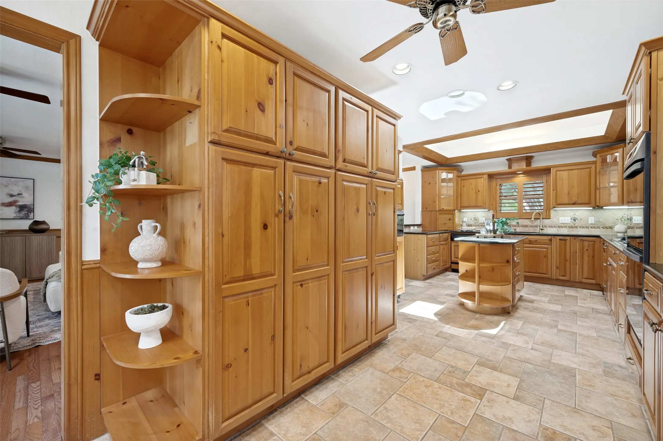 Single Family Residence For Sale in Collin County , 337 Ridgebriar Drive, Richardson, Texas 75080, 3 Bedroom, 3 Bathroom, 2 Garage spaces, 3,213 Sqft, built in 1972, mls#21334619, Real Estate Agent in Richardson, Homes For Sale in Collin county, Homes For Sale in Richardson, Realtor in Richardson Texas, Real Estate Brokerage Independent Realty Texas, Luminita Cordes Realtor