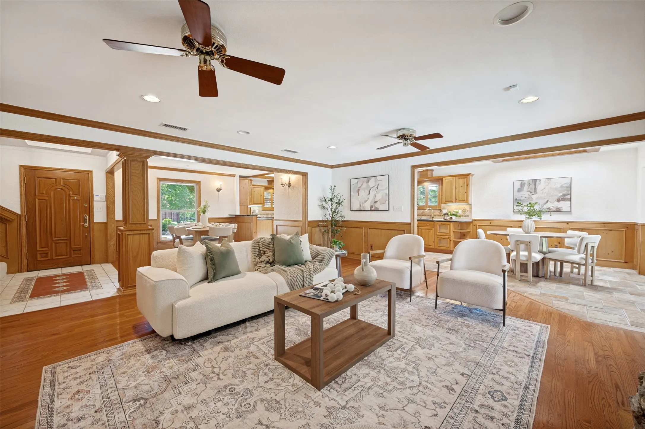 Single Family Residence For Sale in Collin County , 337 Ridgebriar Drive, Richardson, Texas 75080, 3 Bedroom, 3 Bathroom, 2 Garage spaces, 3,213 Sqft, built in 1972, mls#21334619, Real Estate Agent in Richardson, Homes For Sale in Collin county, Homes For Sale in Richardson, Realtor in Richardson Texas, Real Estate Brokerage Independent Realty Texas, Luminita Cordes Realtor