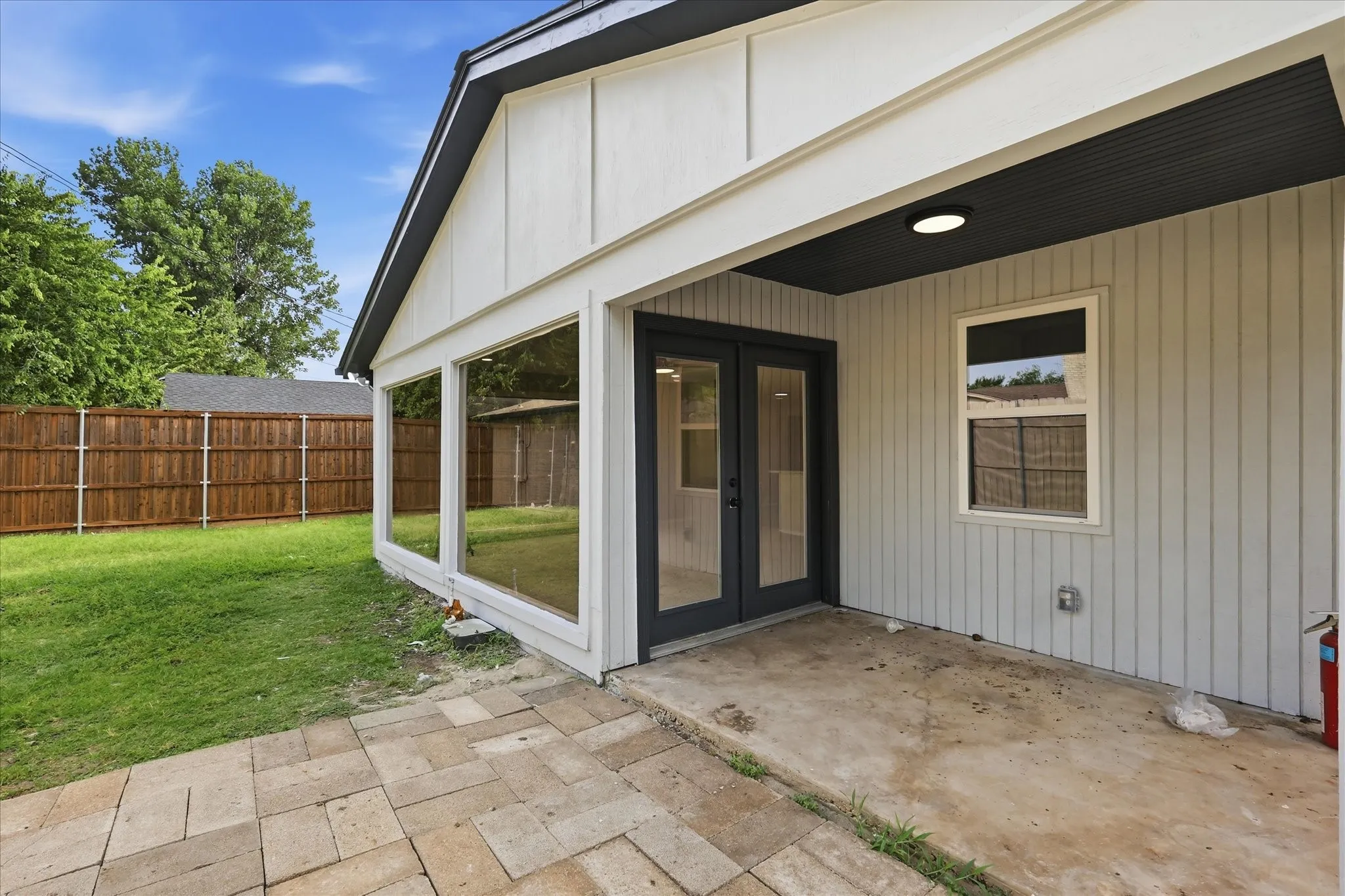 Single Family Residence For Sale in Tarrant County , 857 Twilight Trail, Grapevine, Texas 76051, 3 Bedroom, 2 Bathroom, 2 Garage spaces, 1,377 Sqft, built in 1966, mls#21339000, Real Estate Agent in Grapevine, Homes For Sale in Tarrant county, Homes For Sale in Grapevine, Realtor in Grapevine Texas, Real Estate Brokerage Independent Realty Texas, Luminita Cordes Realtor