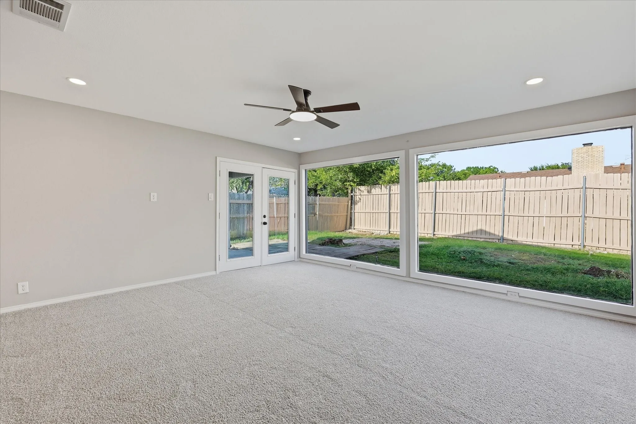 Single Family Residence For Sale in Tarrant County , 857 Twilight Trail, Grapevine, Texas 76051, 3 Bedroom, 2 Bathroom, 2 Garage spaces, 1,377 Sqft, built in 1966, mls#21339000, Real Estate Agent in Grapevine, Homes For Sale in Tarrant county, Homes For Sale in Grapevine, Realtor in Grapevine Texas, Real Estate Brokerage Independent Realty Texas, Luminita Cordes Realtor