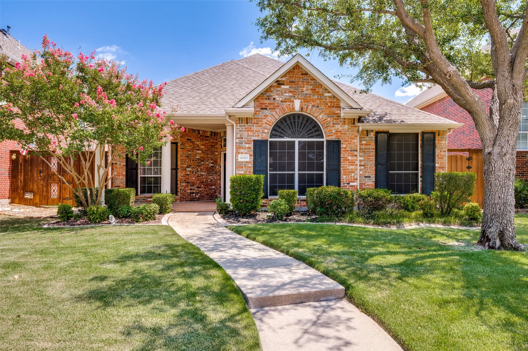 Single Family Residence For Sale in Collin County , 4582 ROCK CREEK Lane, Frisco, Texas 75034, 3 Bedroom, 2 Bathroom, 2 Garage spaces, 1,967 Sqft, built in 2004, mls#21335758, Real Estate Agent in Frisco, Homes For Sale in Collin county, Homes For Sale in Frisco, Realtor in Frisco Texas, Real Estate Brokerage Independent Realty Texas, Luminita Cordes Realtor