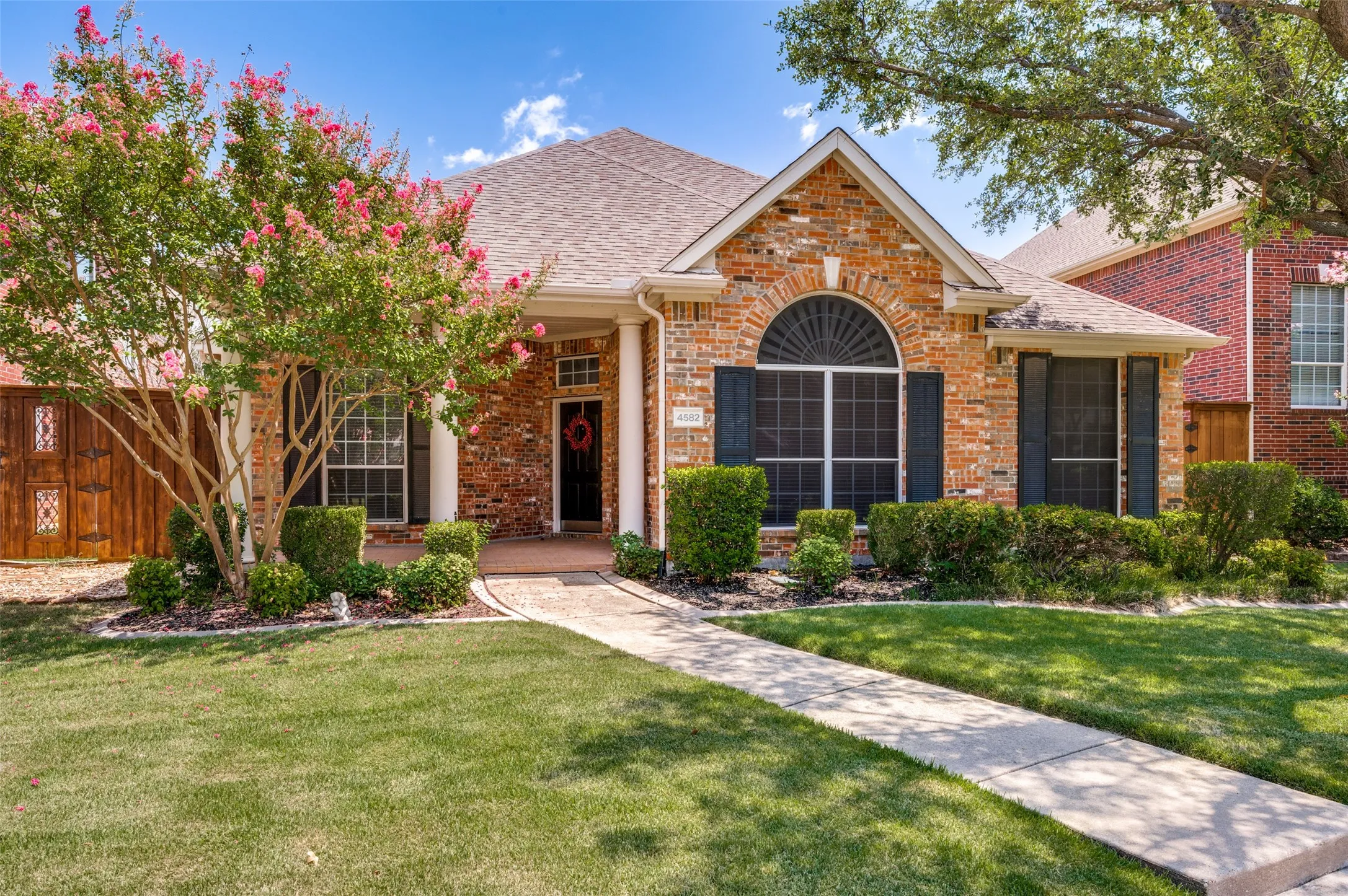 Single Family Residence For Sale in Collin County , 4582 ROCK CREEK Lane, Frisco, Texas 75034, 3 Bedroom, 2 Bathroom, 2 Garage spaces, 1,967 Sqft, built in 2004, mls#21335758, Real Estate Agent in Frisco, Homes For Sale in Collin county, Homes For Sale in Frisco, Realtor in Frisco Texas, Real Estate Brokerage Independent Realty Texas, Luminita Cordes Realtor