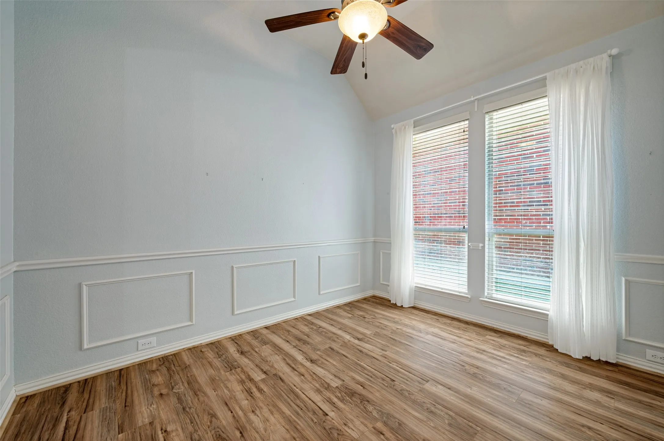Single Family Residence For Sale in Collin County , 4582 ROCK CREEK Lane, Frisco, Texas 75034, 3 Bedroom, 2 Bathroom, 2 Garage spaces, 1,967 Sqft, built in 2004, mls#21335758, Real Estate Agent in Frisco, Homes For Sale in Collin county, Homes For Sale in Frisco, Realtor in Frisco Texas, Real Estate Brokerage Independent Realty Texas, Luminita Cordes Realtor