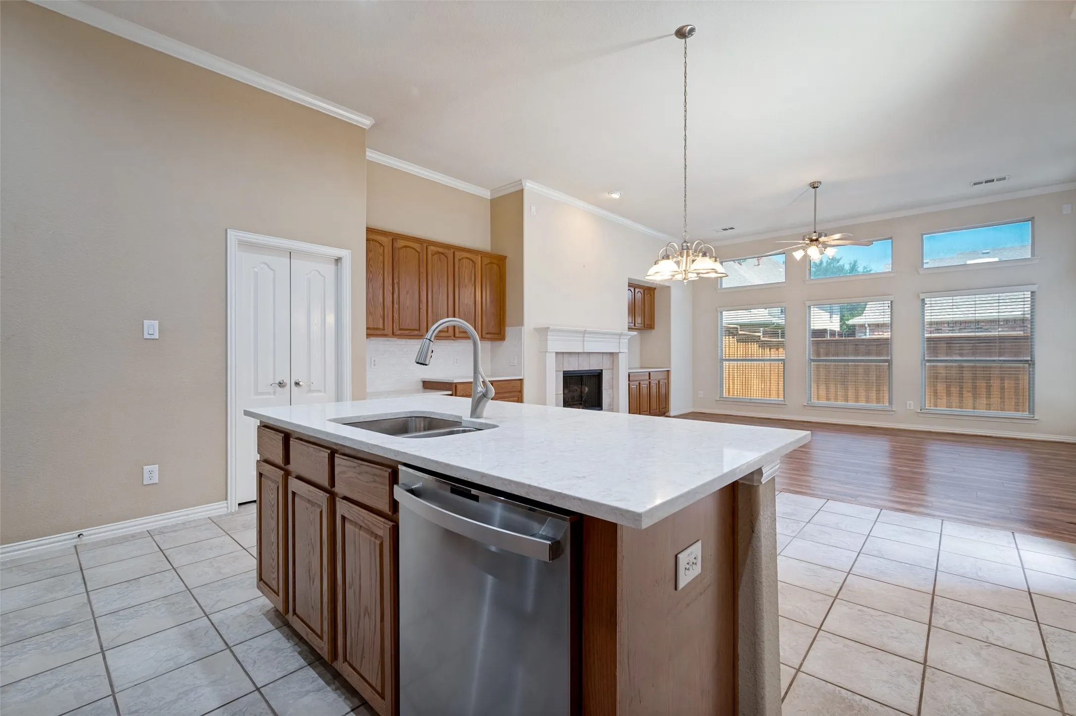Single Family Residence For Sale in Collin County , 4582 ROCK CREEK Lane, Frisco, Texas 75034, 3 Bedroom, 2 Bathroom, 2 Garage spaces, 1,967 Sqft, built in 2004, mls#21335758, Real Estate Agent in Frisco, Homes For Sale in Collin county, Homes For Sale in Frisco, Realtor in Frisco Texas, Real Estate Brokerage Independent Realty Texas, Luminita Cordes Realtor
