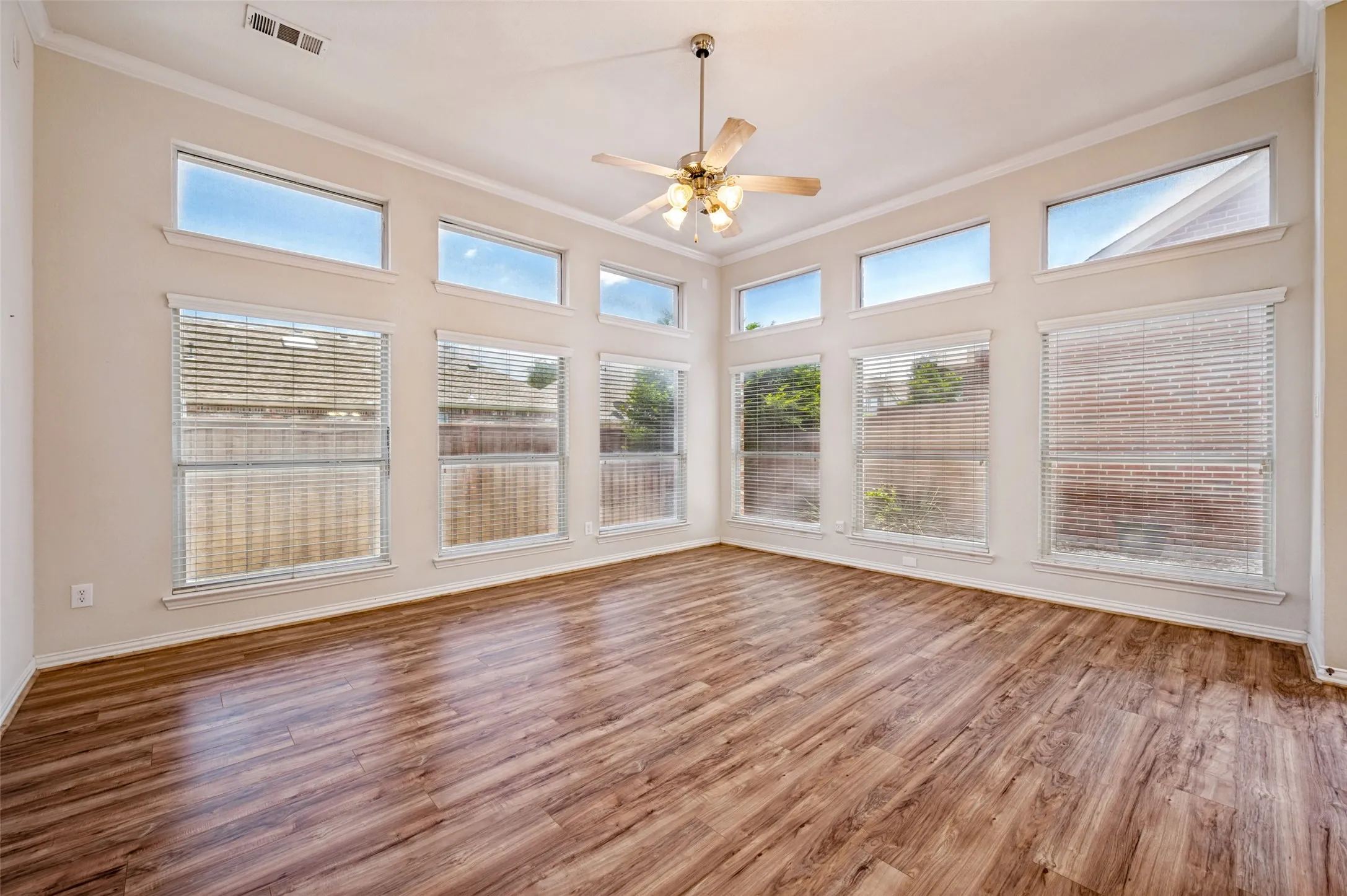 Single Family Residence For Sale in Collin County , 4582 ROCK CREEK Lane, Frisco, Texas 75034, 3 Bedroom, 2 Bathroom, 2 Garage spaces, 1,967 Sqft, built in 2004, mls#21335758, Real Estate Agent in Frisco, Homes For Sale in Collin county, Homes For Sale in Frisco, Realtor in Frisco Texas, Real Estate Brokerage Independent Realty Texas, Luminita Cordes Realtor