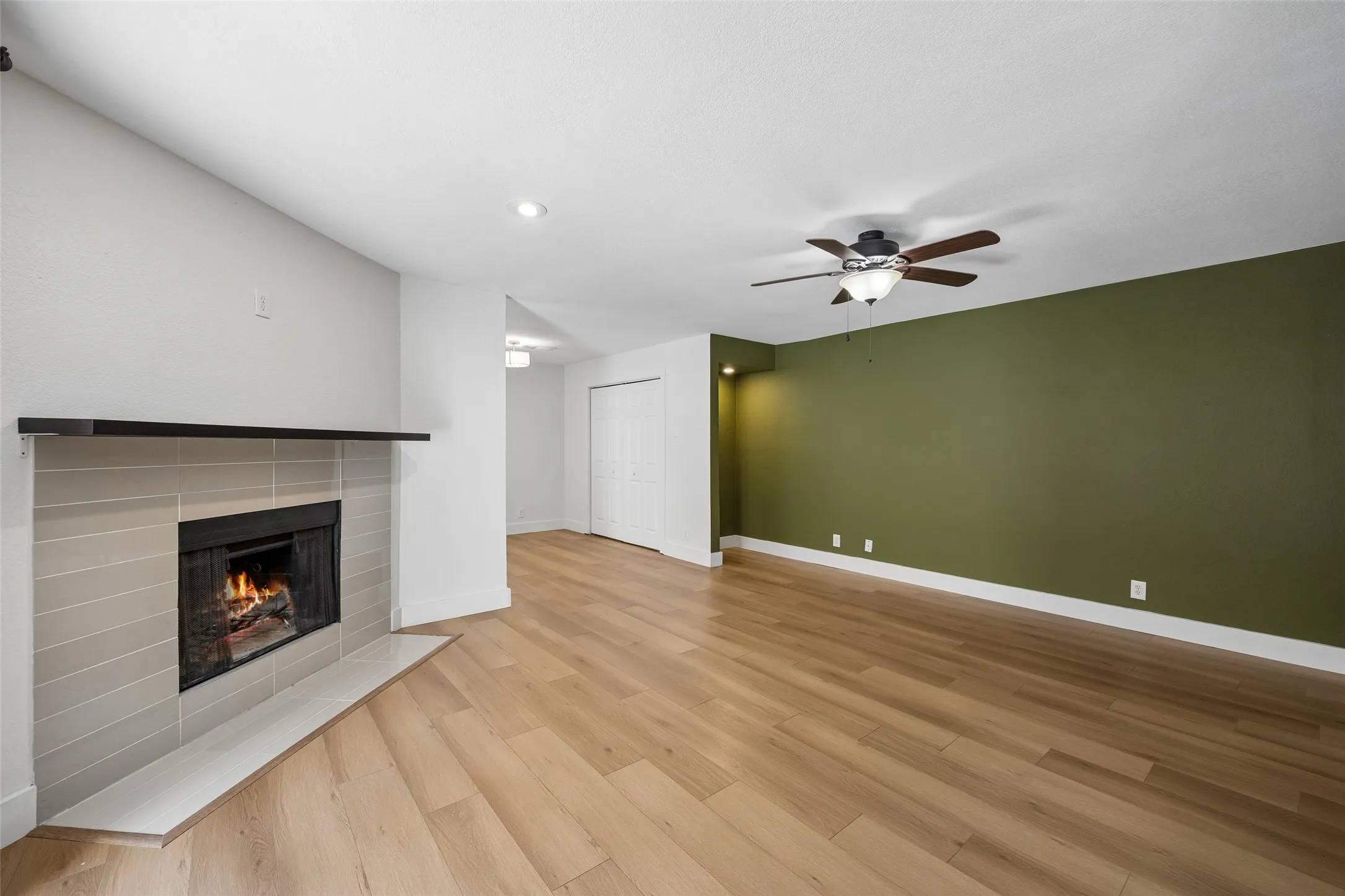 Condominium For Sale in Dallas County , 4777 Cedar Springs Road 3E, Dallas, Texas 75219, 2 Bedroom, 2 Bathroom, 2 Garage spaces, 1,015 Sqft, built in 1983, mls#21329472, Real Estate Agent in Dallas, Homes For Sale in Dallas county, Homes For Sale in Dallas, Realtor in Dallas Texas, Real Estate Brokerage Independent Realty Texas, Luminita Cordes Realtor