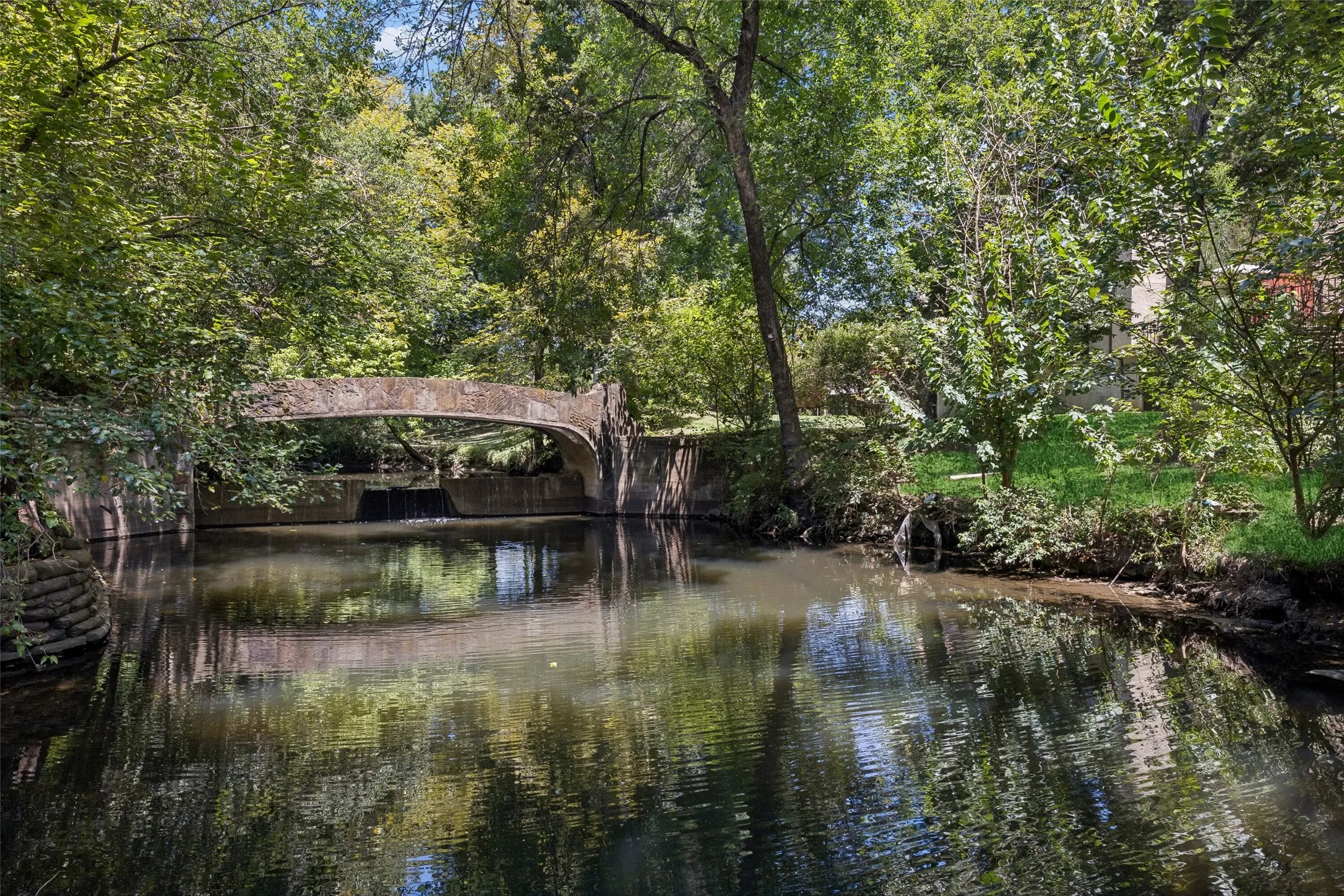 Condominium For Sale in Dallas County , 4777 Cedar Springs Road 3E, Dallas, Texas 75219, 2 Bedroom, 2 Bathroom, 2 Garage spaces, 1,015 Sqft, built in 1983, mls#21329472, Real Estate Agent in Dallas, Homes For Sale in Dallas county, Homes For Sale in Dallas, Realtor in Dallas Texas, Real Estate Brokerage Independent Realty Texas, Luminita Cordes Realtor