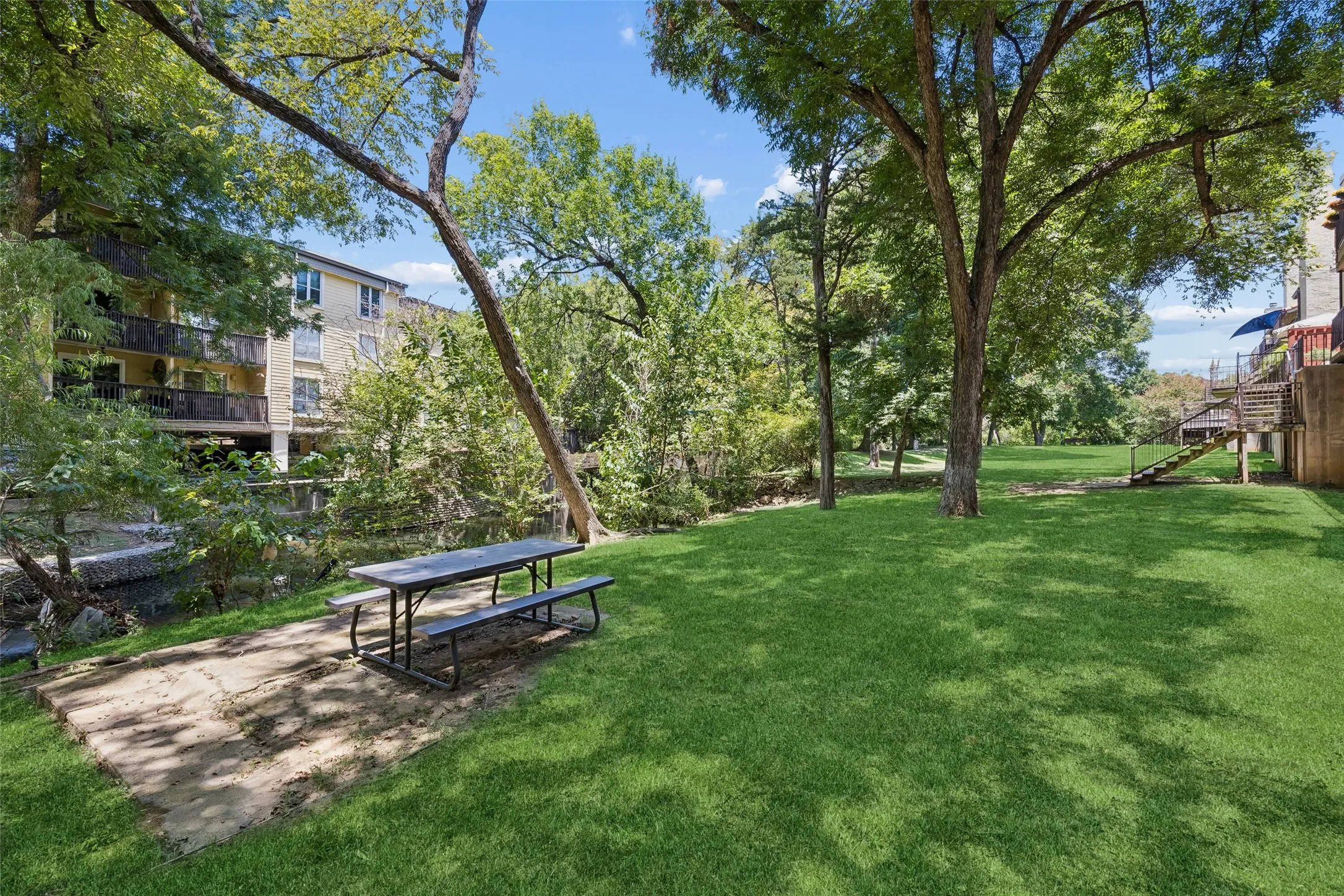 Condominium For Sale in Dallas County , 4777 Cedar Springs Road 3E, Dallas, Texas 75219, 2 Bedroom, 2 Bathroom, 2 Garage spaces, 1,015 Sqft, built in 1983, mls#21329472, Real Estate Agent in Dallas, Homes For Sale in Dallas county, Homes For Sale in Dallas, Realtor in Dallas Texas, Real Estate Brokerage Independent Realty Texas, Luminita Cordes Realtor