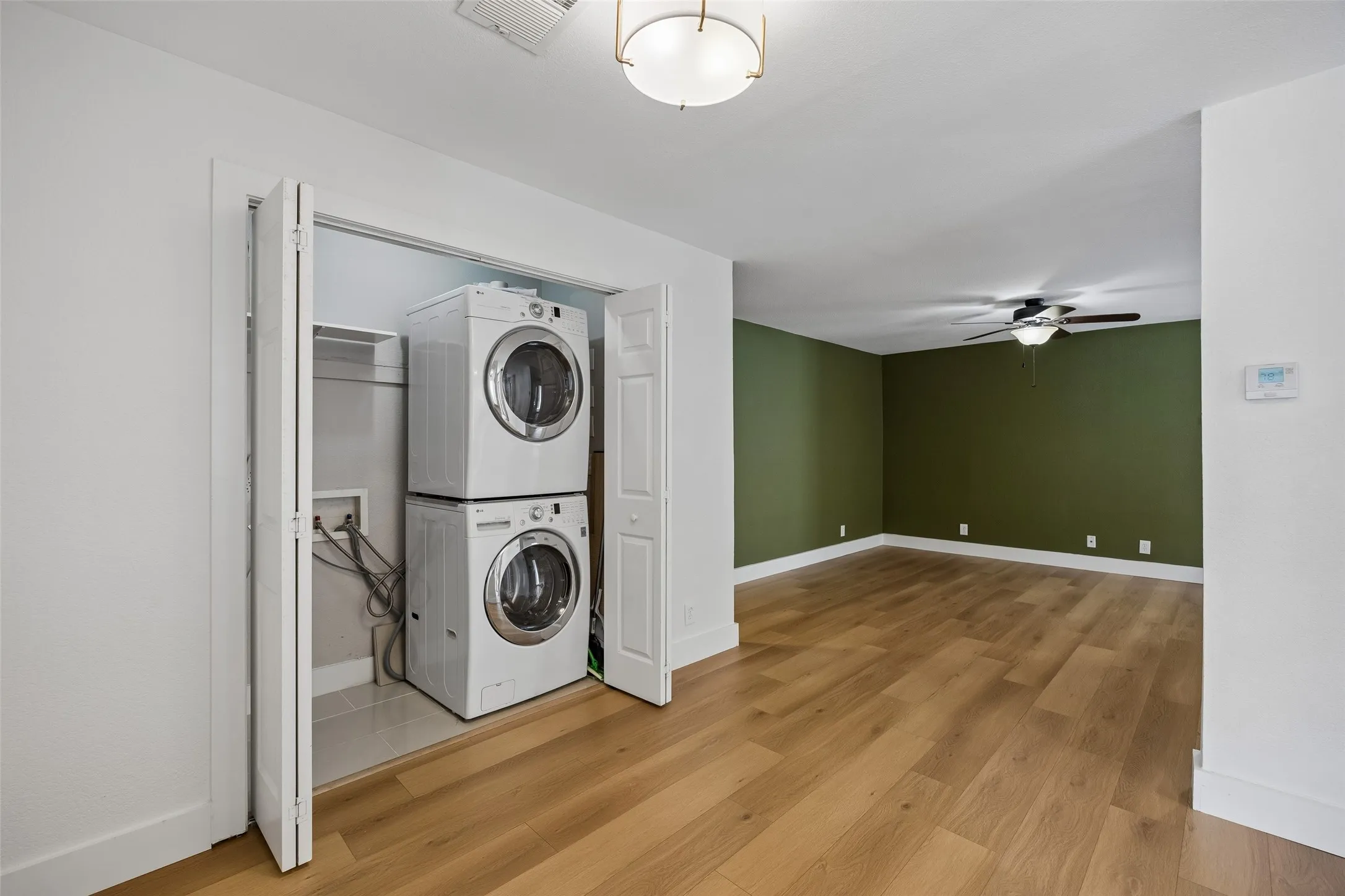 Condominium For Sale in Dallas County , 4777 Cedar Springs Road 3E, Dallas, Texas 75219, 2 Bedroom, 2 Bathroom, 2 Garage spaces, 1,015 Sqft, built in 1983, mls#21329472, Real Estate Agent in Dallas, Homes For Sale in Dallas county, Homes For Sale in Dallas, Realtor in Dallas Texas, Real Estate Brokerage Independent Realty Texas, Luminita Cordes Realtor