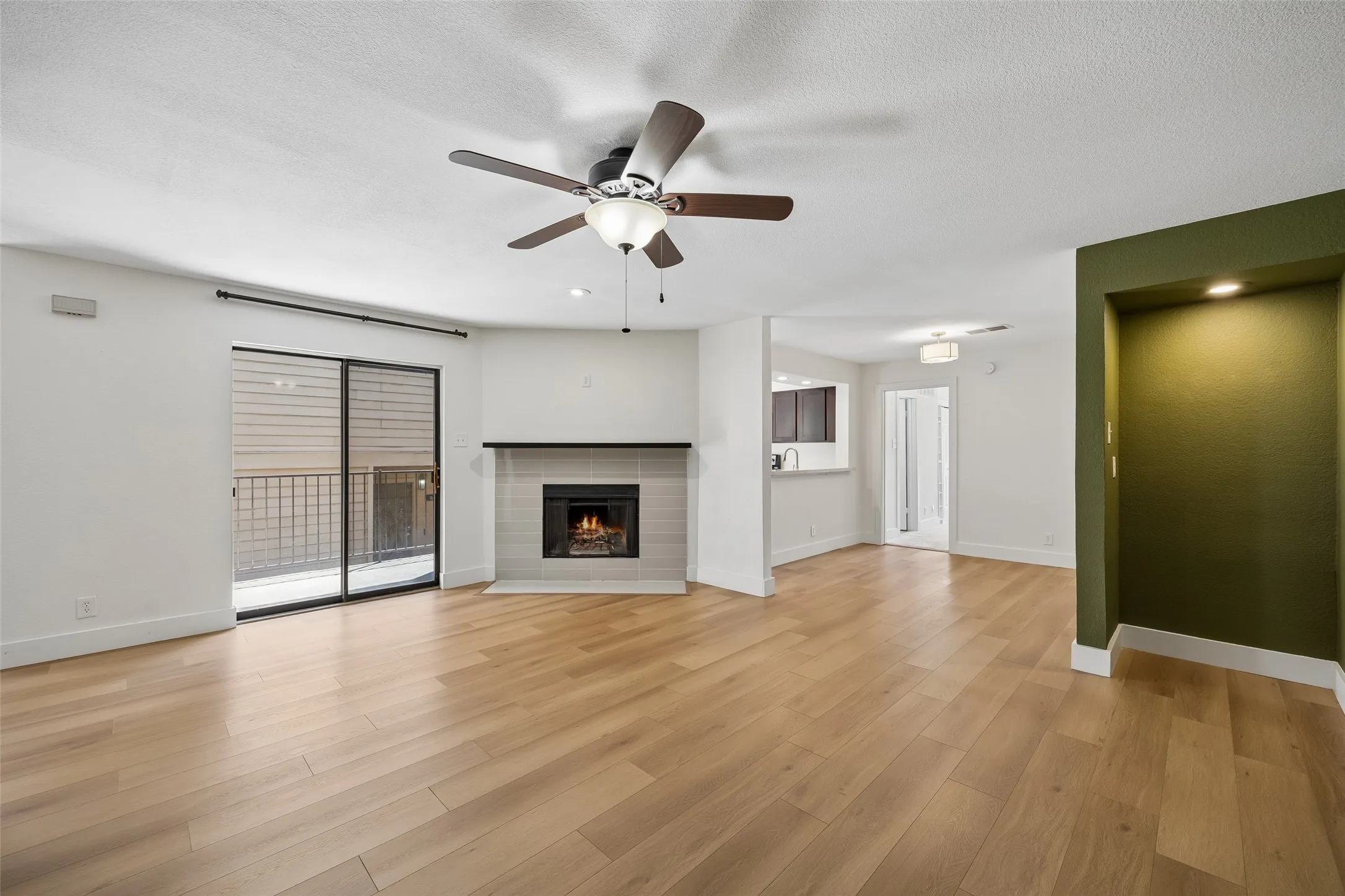 Condominium For Sale in Dallas County , 4777 Cedar Springs Road 3E, Dallas, Texas 75219, 2 Bedroom, 2 Bathroom, 2 Garage spaces, 1,015 Sqft, built in 1983, mls#21329472, Real Estate Agent in Dallas, Homes For Sale in Dallas county, Homes For Sale in Dallas, Realtor in Dallas Texas, Real Estate Brokerage Independent Realty Texas, Luminita Cordes Realtor