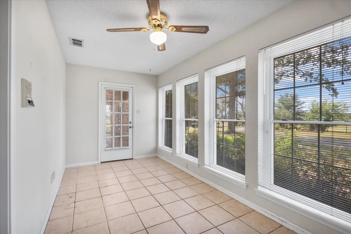 Farm For Sale in Van Zandt County , 280 Vz County Road 4821, Chandler, Texas 75758, 4 Bedroom, 4 Bathroom, 2 Garage spaces, 3,102 Sqft, built in 1994, mls#21339485, Real Estate Agent in Chandler, Homes For Sale in Van Zandt county, Homes For Sale in Chandler, Realtor in Chandler Texas, Real Estate Brokerage Independent Realty Texas, Luminita Cordes Realtor