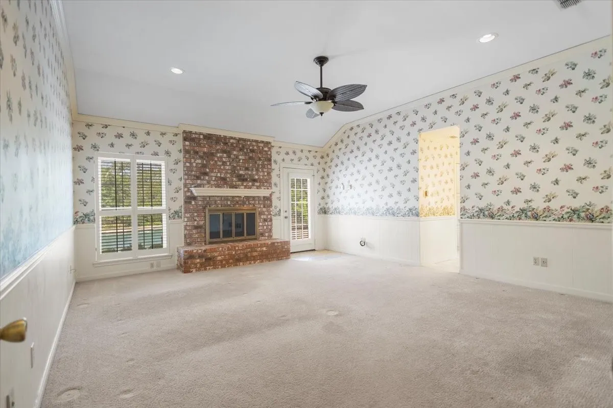 Farm For Sale in Van Zandt County , 280 Vz County Road 4821, Chandler, Texas 75758, 4 Bedroom, 4 Bathroom, 2 Garage spaces, 3,102 Sqft, built in 1994, mls#21339485, Real Estate Agent in Chandler, Homes For Sale in Van Zandt county, Homes For Sale in Chandler, Realtor in Chandler Texas, Real Estate Brokerage Independent Realty Texas, Luminita Cordes Realtor