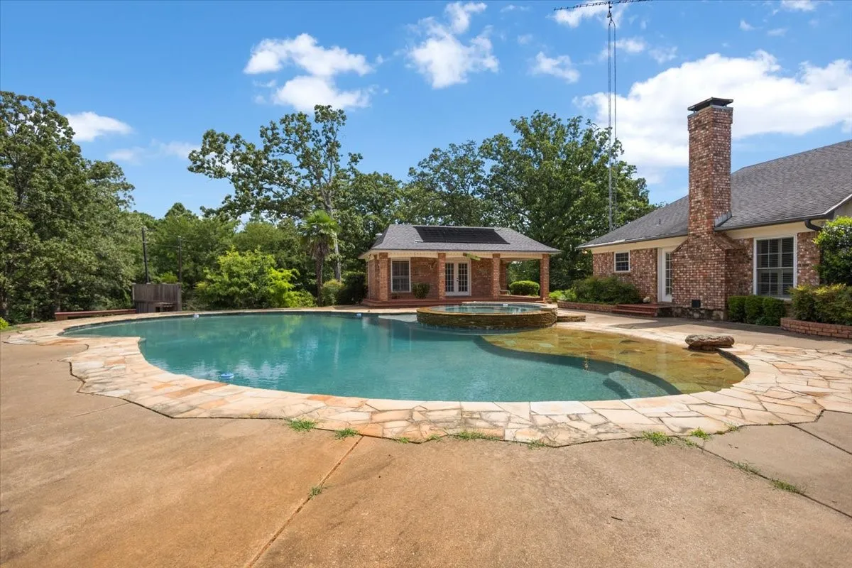 Farm For Sale in Van Zandt County , 280 Vz County Road 4821, Chandler, Texas 75758, 4 Bedroom, 4 Bathroom, 2 Garage spaces, 3,102 Sqft, built in 1994, mls#21339485, Real Estate Agent in Chandler, Homes For Sale in Van Zandt county, Homes For Sale in Chandler, Realtor in Chandler Texas, Real Estate Brokerage Independent Realty Texas, Luminita Cordes Realtor