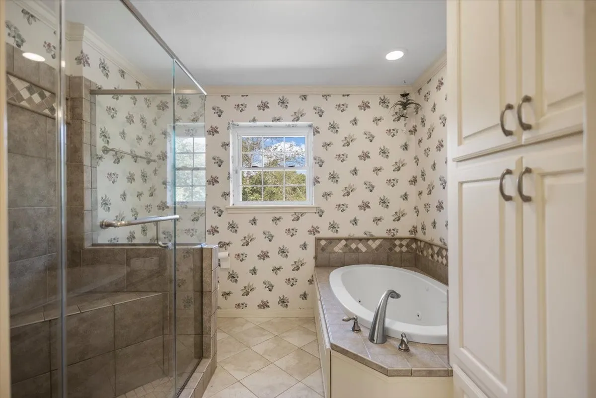 Farm For Sale in Van Zandt County , 280 Vz County Road 4821, Chandler, Texas 75758, 4 Bedroom, 4 Bathroom, 2 Garage spaces, 3,102 Sqft, built in 1994, mls#21339485, Real Estate Agent in Chandler, Homes For Sale in Van Zandt county, Homes For Sale in Chandler, Realtor in Chandler Texas, Real Estate Brokerage Independent Realty Texas, Luminita Cordes Realtor
