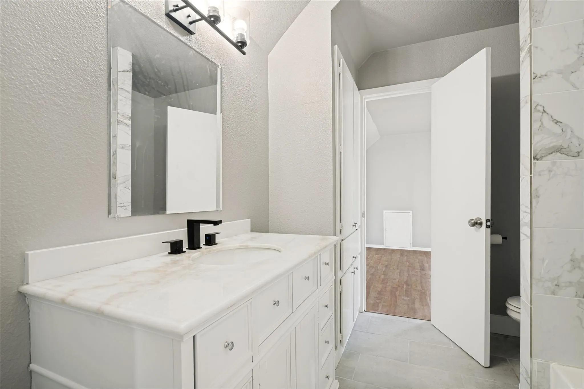 Single Family Residence For Sale in Dallas County , 4401 Ivy Drive, Mesquite, Texas 75150, 3 Bedroom, 2 Bathroom, 2 Garage spaces, 1,980 Sqft, built in 1968, mls#21341033, Real Estate Agent in Mesquite, Homes For Sale in Dallas county, Homes For Sale in Mesquite, Realtor in Mesquite Texas, Real Estate Brokerage Independent Realty Texas, Luminita Cordes Realtor
