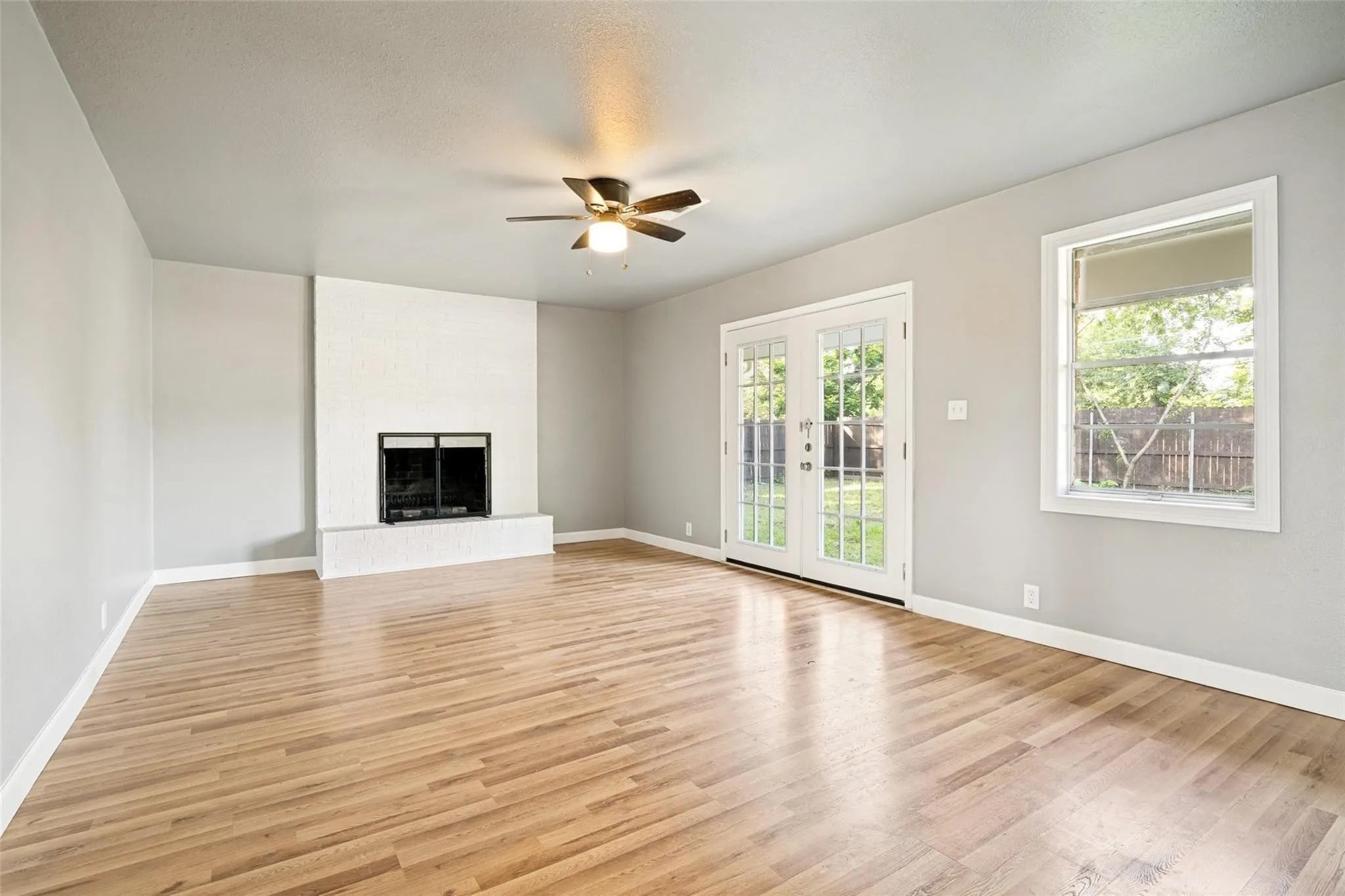 Single Family Residence For Sale in Dallas County , 4401 Ivy Drive, Mesquite, Texas 75150, 3 Bedroom, 2 Bathroom, 2 Garage spaces, 1,980 Sqft, built in 1968, mls#21341033, Real Estate Agent in Mesquite, Homes For Sale in Dallas county, Homes For Sale in Mesquite, Realtor in Mesquite Texas, Real Estate Brokerage Independent Realty Texas, Luminita Cordes Realtor