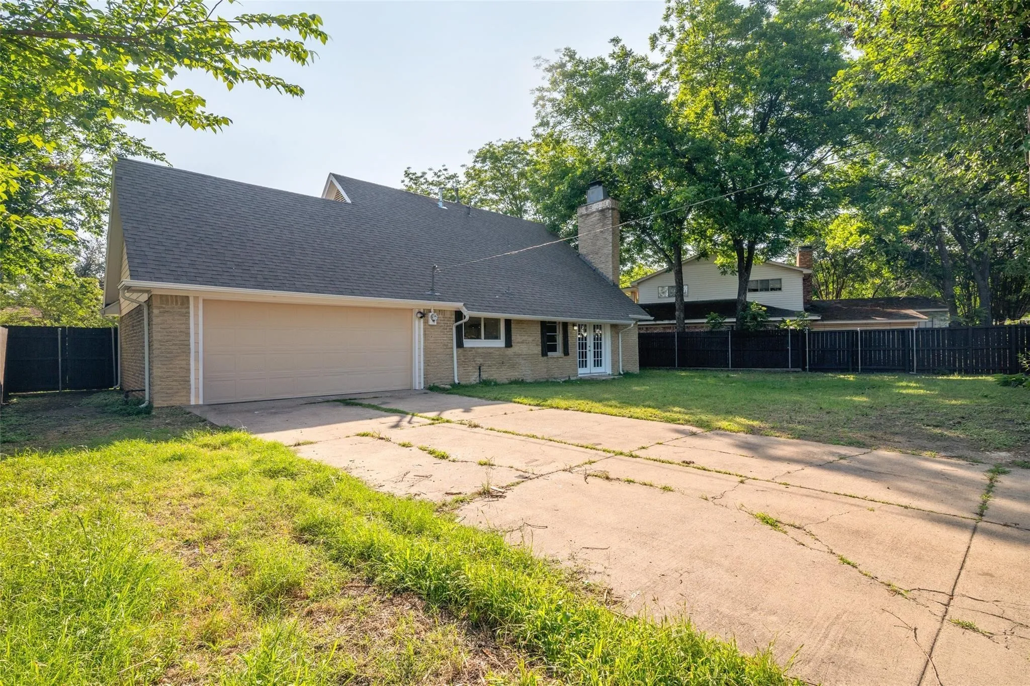 Single Family Residence For Sale in Dallas County , 4401 Ivy Drive, Mesquite, Texas 75150, 3 Bedroom, 2 Bathroom, 2 Garage spaces, 1,980 Sqft, built in 1968, mls#21341033, Real Estate Agent in Mesquite, Homes For Sale in Dallas county, Homes For Sale in Mesquite, Realtor in Mesquite Texas, Real Estate Brokerage Independent Realty Texas, Luminita Cordes Realtor