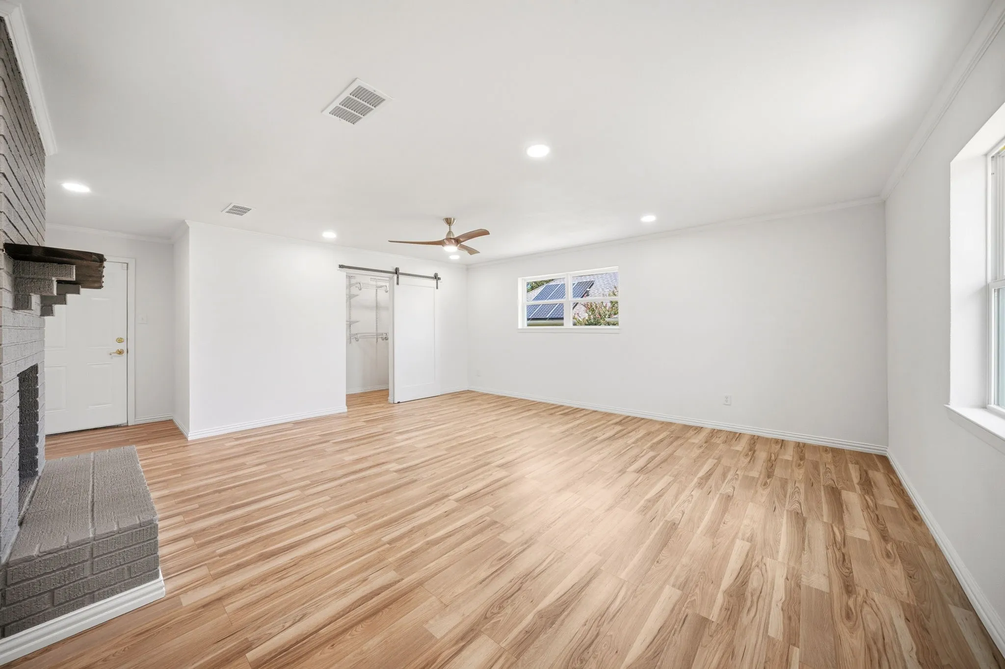 Single Family Residence For Sale in Ellis County , 5131 E Fm 875, Waxahachie, Texas 75167, 3 Bedroom, 2 Bathroom, Garage spaces, 1,572 Sqft, built in 1965, mls#21339013, Real Estate Agent in Waxahachie, Homes For Sale in Ellis county, Homes For Sale in Waxahachie, Realtor in Waxahachie Texas, Real Estate Brokerage Independent Realty Texas, Luminita Cordes Realtor
