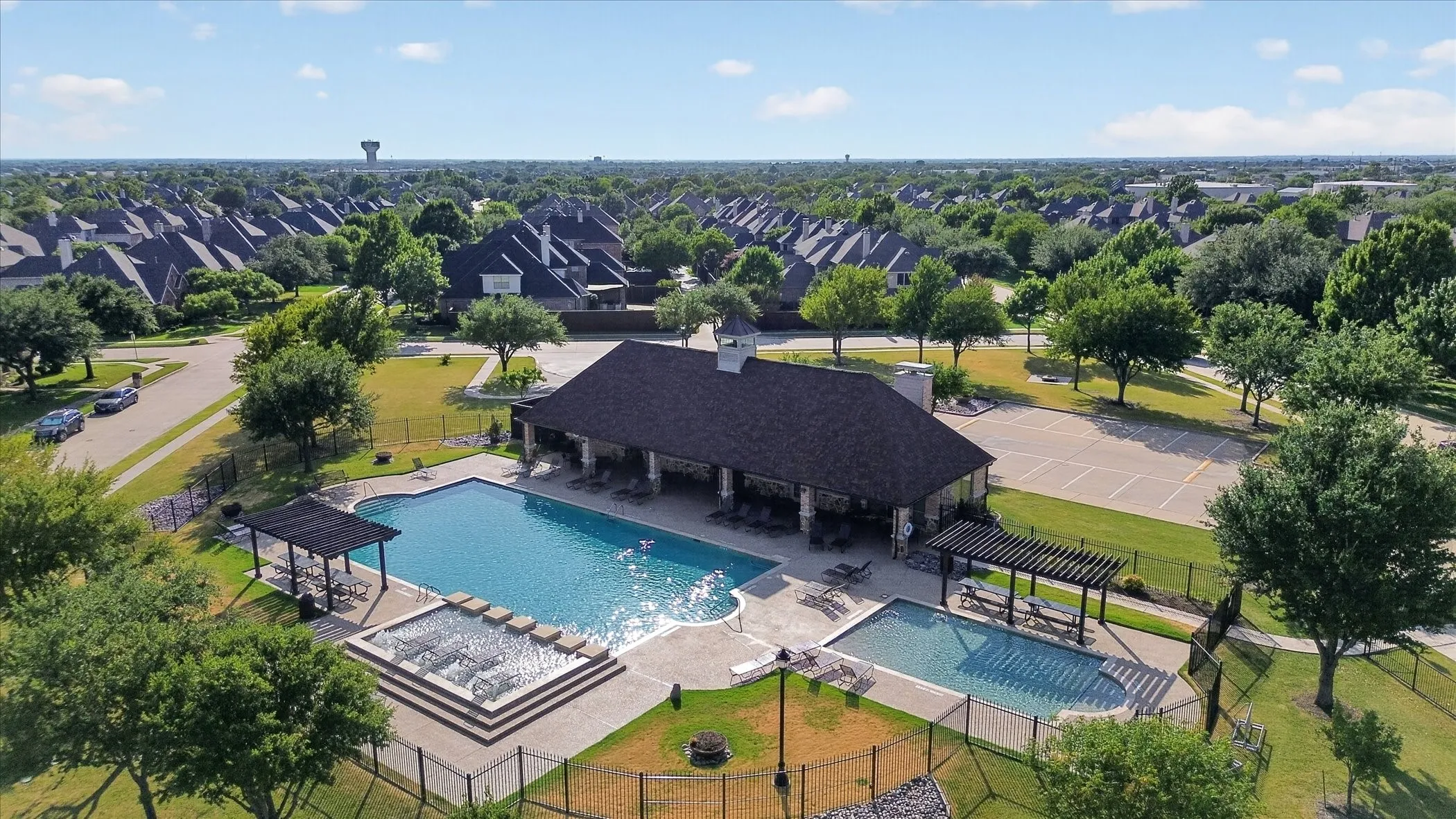 Single Family Residence For Sale in Denton County , 10987 Apple Valley Drive, Frisco, Texas 75033, 5 Bedroom, 4 Bathroom, 3 Garage spaces, 3,602 Sqft, built in 2005, mls#21341067, Real Estate Agent in Frisco, Homes For Sale in Denton county, Homes For Sale in Frisco, Realtor in Frisco Texas, Real Estate Brokerage Independent Realty Texas, Luminita Cordes Realtor