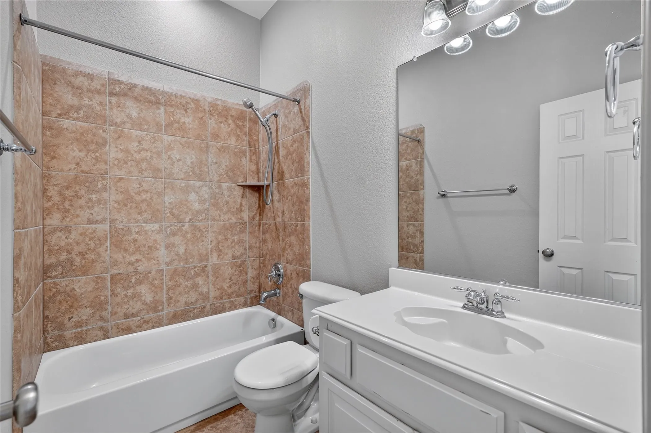 Single Family Residence For Sale in Denton County , 10987 Apple Valley Drive, Frisco, Texas 75033, 5 Bedroom, 4 Bathroom, 3 Garage spaces, 3,602 Sqft, built in 2005, mls#21341067, Real Estate Agent in Frisco, Homes For Sale in Denton county, Homes For Sale in Frisco, Realtor in Frisco Texas, Real Estate Brokerage Independent Realty Texas, Luminita Cordes Realtor