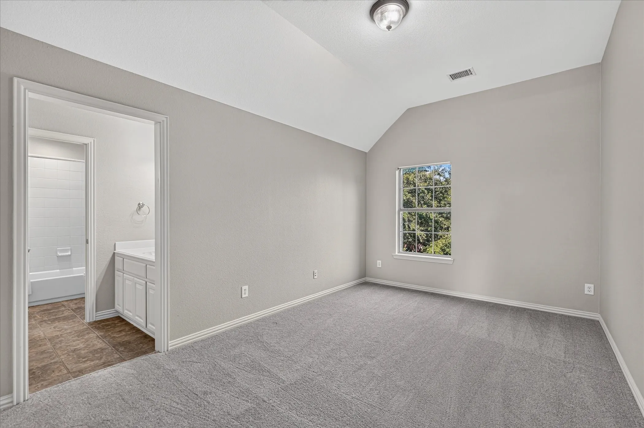 Single Family Residence For Sale in Denton County , 10987 Apple Valley Drive, Frisco, Texas 75033, 5 Bedroom, 4 Bathroom, 3 Garage spaces, 3,602 Sqft, built in 2005, mls#21341067, Real Estate Agent in Frisco, Homes For Sale in Denton county, Homes For Sale in Frisco, Realtor in Frisco Texas, Real Estate Brokerage Independent Realty Texas, Luminita Cordes Realtor