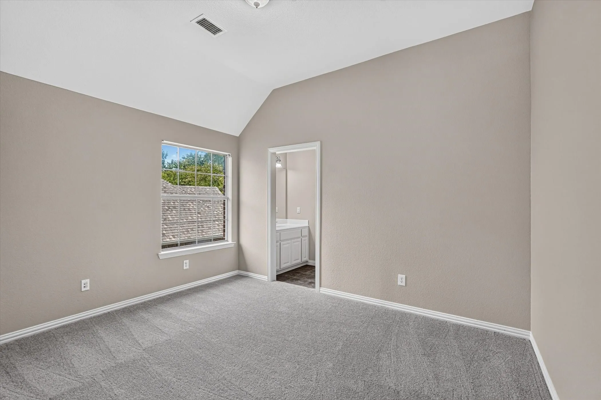 Single Family Residence For Sale in Denton County , 10987 Apple Valley Drive, Frisco, Texas 75033, 5 Bedroom, 4 Bathroom, 3 Garage spaces, 3,602 Sqft, built in 2005, mls#21341067, Real Estate Agent in Frisco, Homes For Sale in Denton county, Homes For Sale in Frisco, Realtor in Frisco Texas, Real Estate Brokerage Independent Realty Texas, Luminita Cordes Realtor