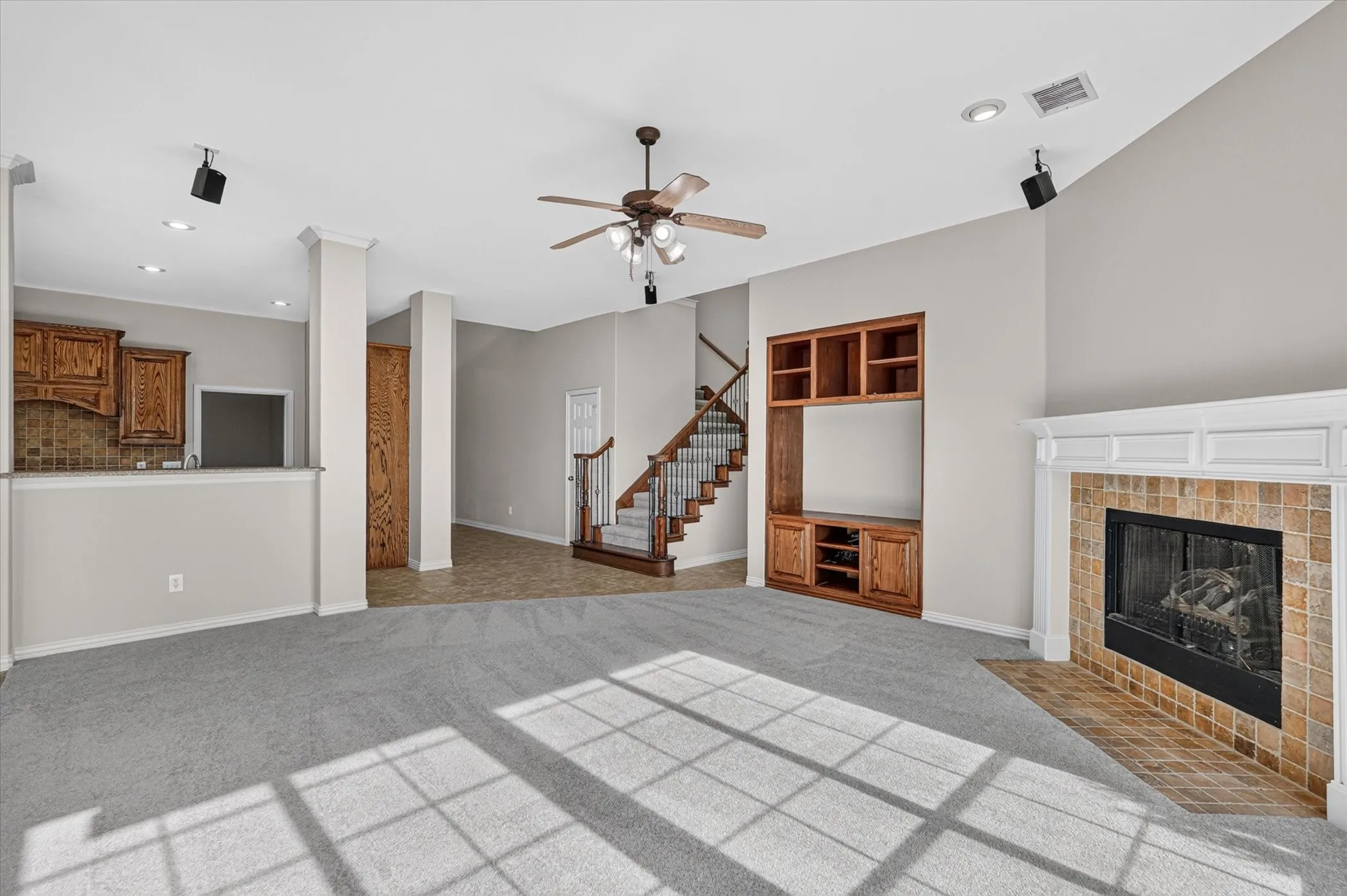 Single Family Residence For Sale in Denton County , 10987 Apple Valley Drive, Frisco, Texas 75033, 5 Bedroom, 4 Bathroom, 3 Garage spaces, 3,602 Sqft, built in 2005, mls#21341067, Real Estate Agent in Frisco, Homes For Sale in Denton county, Homes For Sale in Frisco, Realtor in Frisco Texas, Real Estate Brokerage Independent Realty Texas, Luminita Cordes Realtor