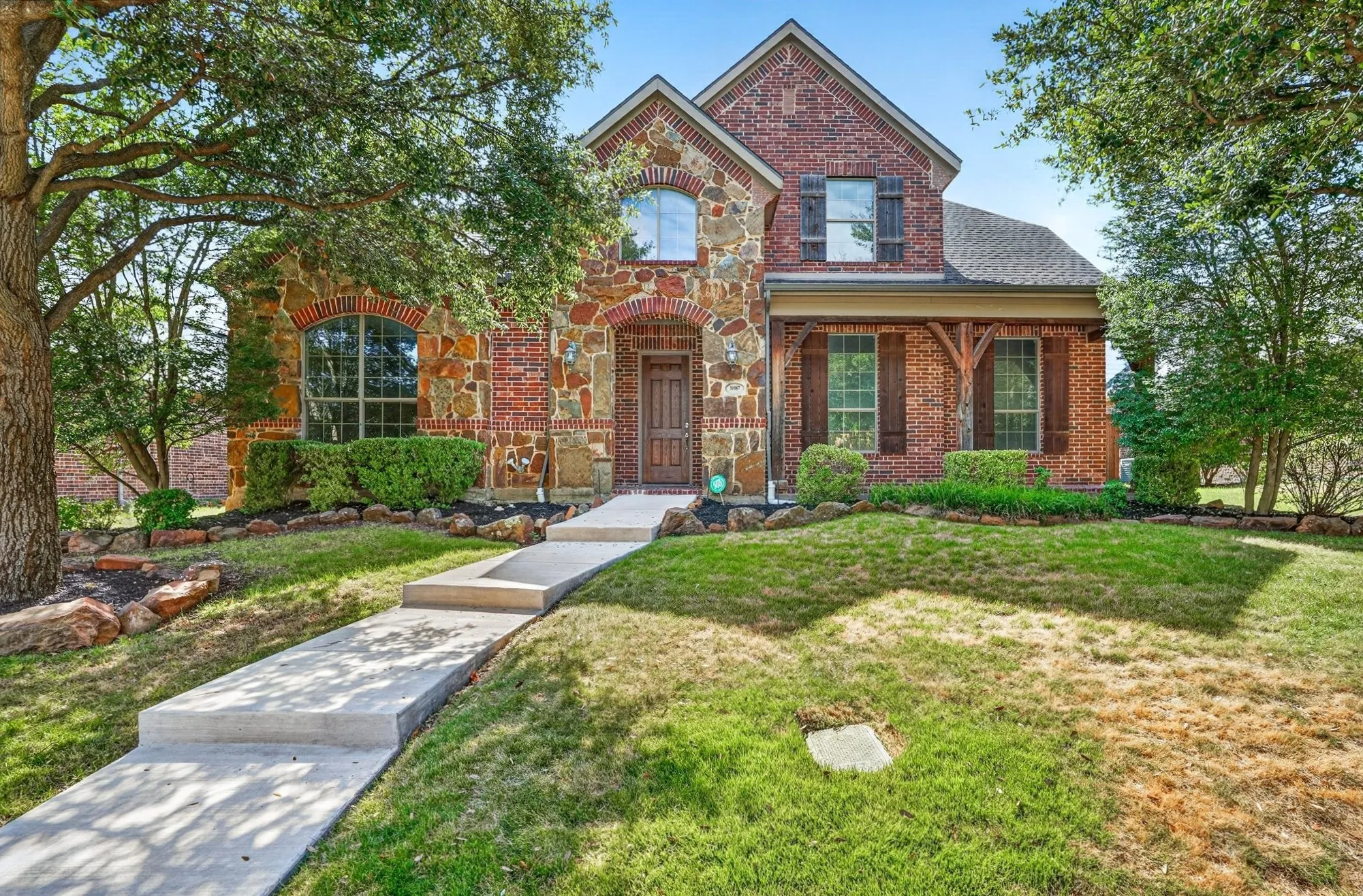 Single Family Residence For Sale in Denton County , 10987 Apple Valley Drive, Frisco, Texas 75033, 5 Bedroom, 4 Bathroom, 3 Garage spaces, 3,602 Sqft, built in 2005, mls#21341067, Real Estate Agent in Frisco, Homes For Sale in Denton county, Homes For Sale in Frisco, Realtor in Frisco Texas, Real Estate Brokerage Independent Realty Texas, Luminita Cordes Realtor
