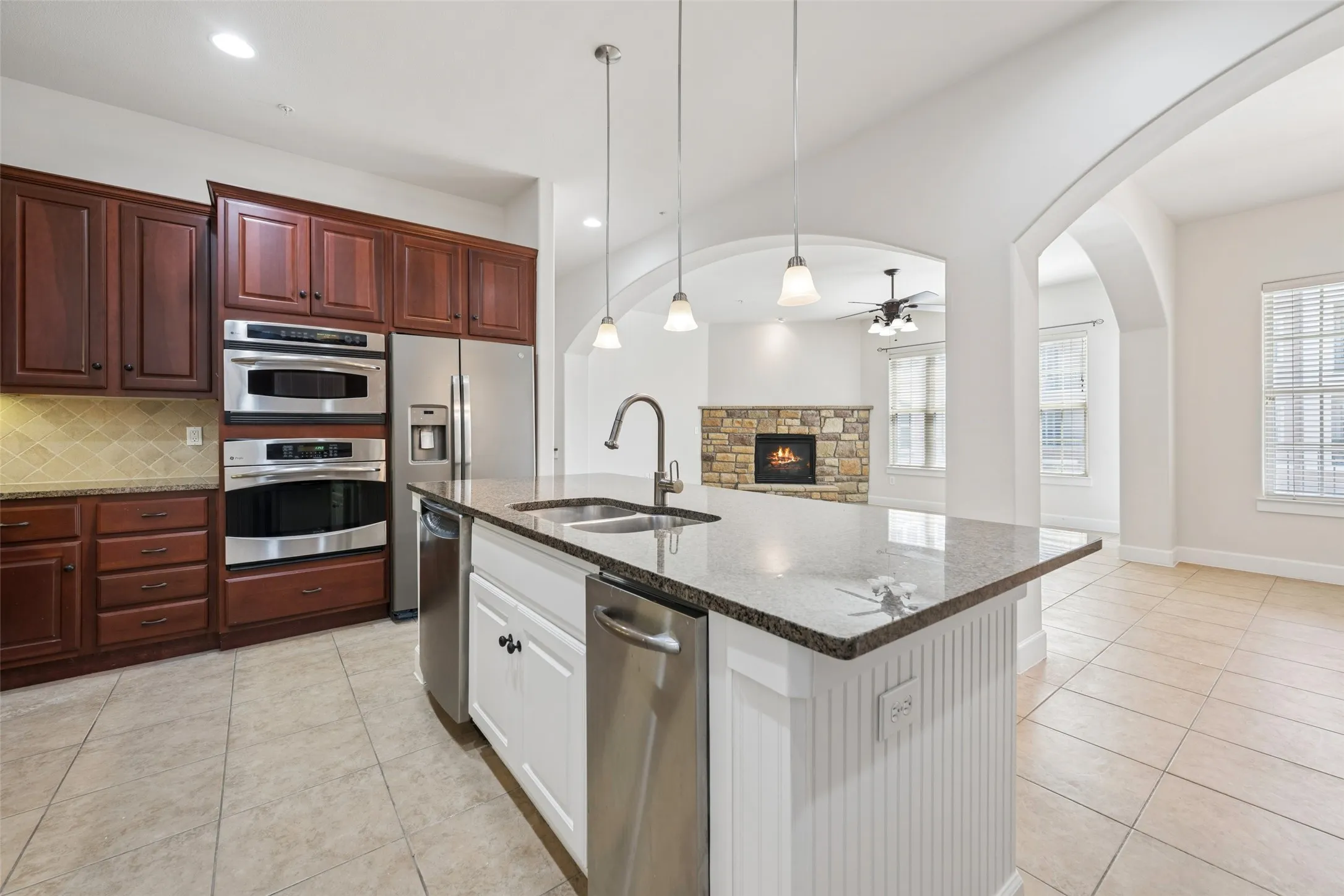 Condominium For Sale in Dallas County , 610 Via Ravello 201, Irving, Texas 75039, 2 Bedroom, 3 Bathroom, 2 Garage spaces, 1,966 Sqft, built in 2007, mls#21300526, Real Estate Agent in Irving, Homes For Sale in Dallas county, Homes For Sale in Irving, Realtor in Irving Texas, Real Estate Brokerage Independent Realty Texas, Luminita Cordes Realtor
