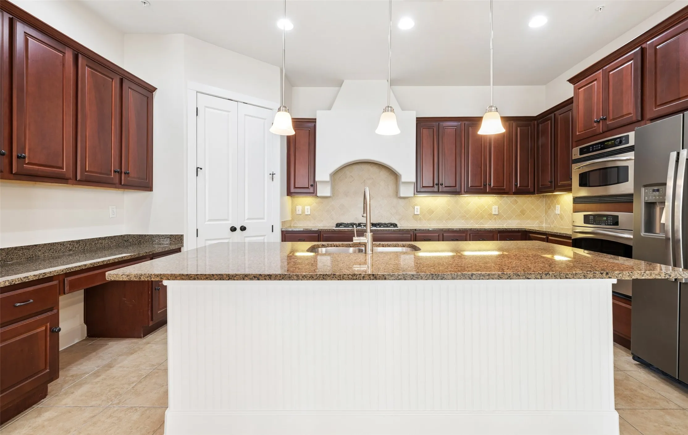 Condominium For Sale in Dallas County , 610 Via Ravello 201, Irving, Texas 75039, 2 Bedroom, 3 Bathroom, 2 Garage spaces, 1,966 Sqft, built in 2007, mls#21300526, Real Estate Agent in Irving, Homes For Sale in Dallas county, Homes For Sale in Irving, Realtor in Irving Texas, Real Estate Brokerage Independent Realty Texas, Luminita Cordes Realtor
