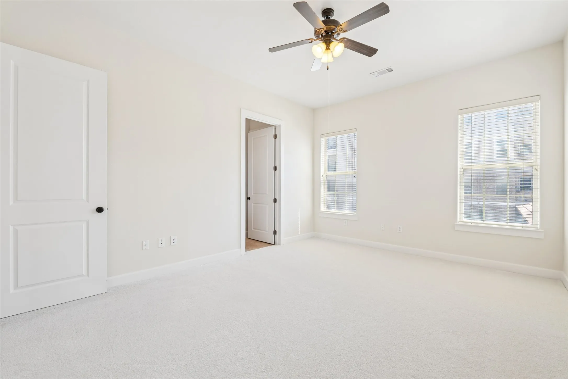 Condominium For Sale in Dallas County , 610 Via Ravello 201, Irving, Texas 75039, 2 Bedroom, 3 Bathroom, 2 Garage spaces, 1,966 Sqft, built in 2007, mls#21300526, Real Estate Agent in Irving, Homes For Sale in Dallas county, Homes For Sale in Irving, Realtor in Irving Texas, Real Estate Brokerage Independent Realty Texas, Luminita Cordes Realtor