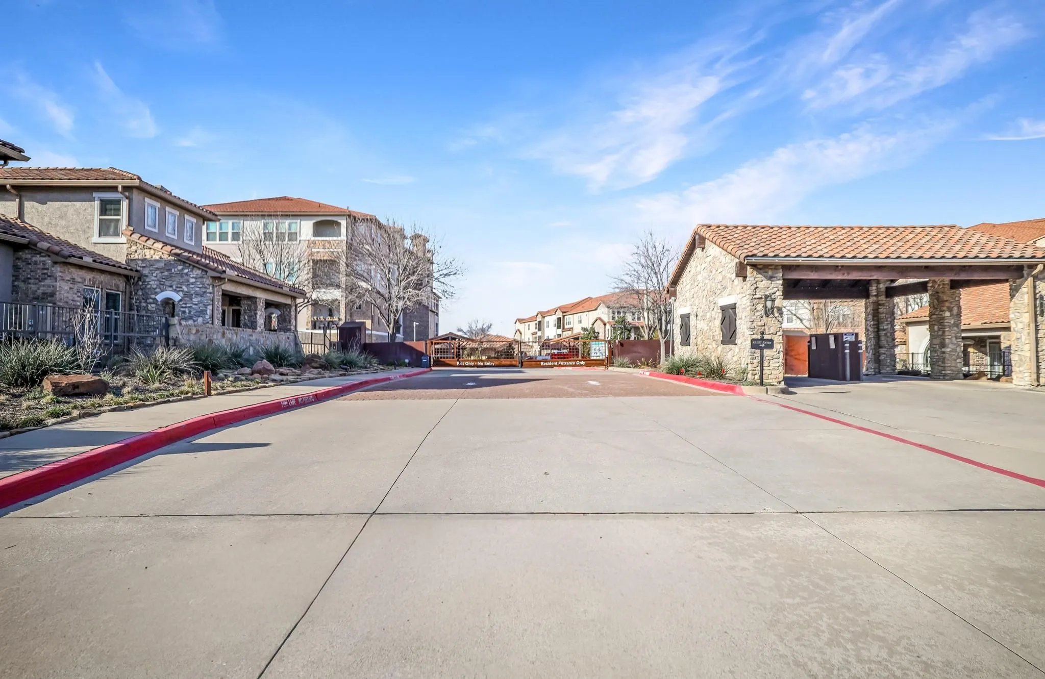 Condominium For Sale in Dallas County , 610 Via Ravello 201, Irving, Texas 75039, 2 Bedroom, 3 Bathroom, 2 Garage spaces, 1,966 Sqft, built in 2007, mls#21300526, Real Estate Agent in Irving, Homes For Sale in Dallas county, Homes For Sale in Irving, Realtor in Irving Texas, Real Estate Brokerage Independent Realty Texas, Luminita Cordes Realtor