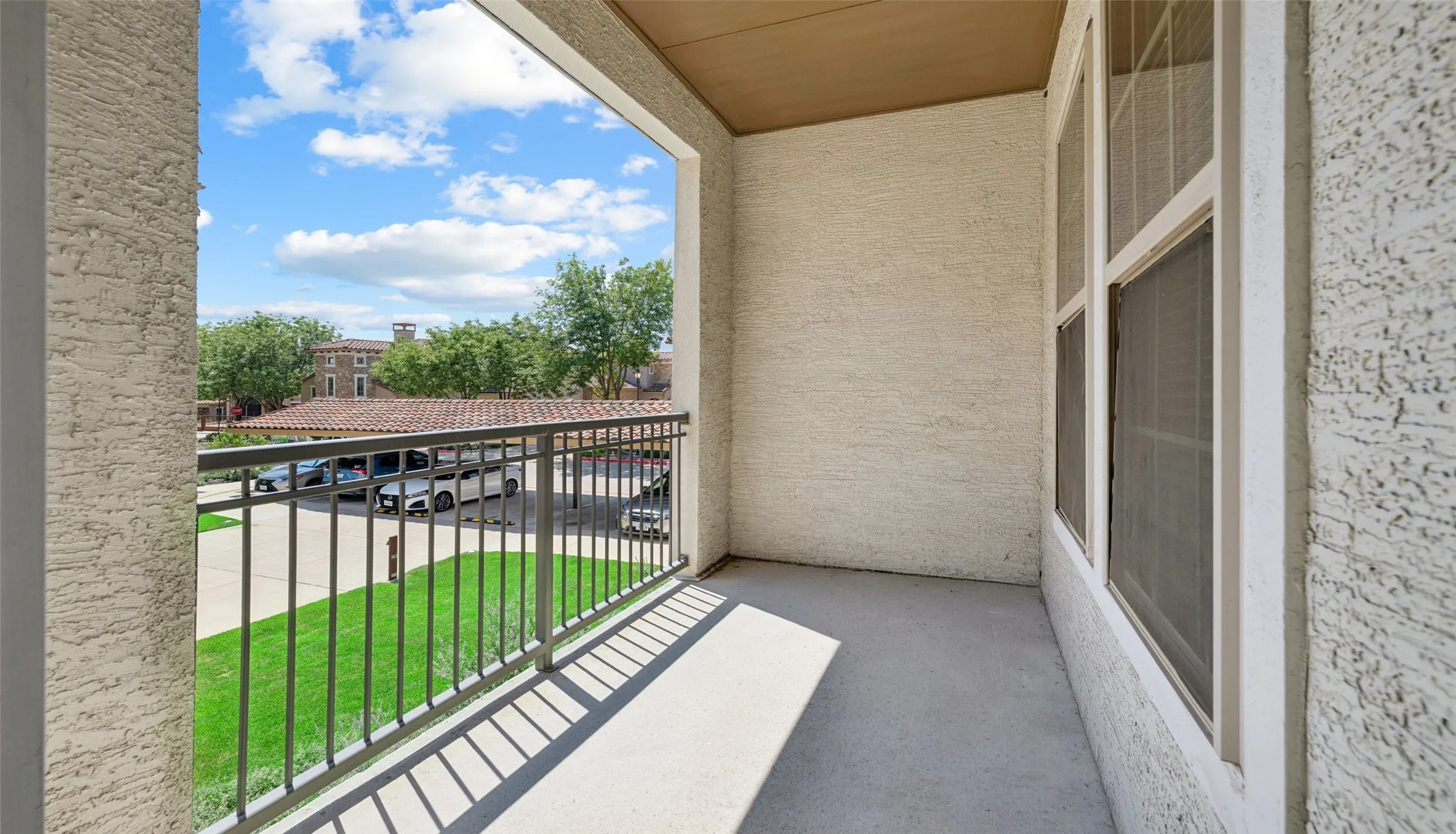 Condominium For Sale in Dallas County , 610 Via Ravello 201, Irving, Texas 75039, 2 Bedroom, 3 Bathroom, 2 Garage spaces, 1,966 Sqft, built in 2007, mls#21300526, Real Estate Agent in Irving, Homes For Sale in Dallas county, Homes For Sale in Irving, Realtor in Irving Texas, Real Estate Brokerage Independent Realty Texas, Luminita Cordes Realtor