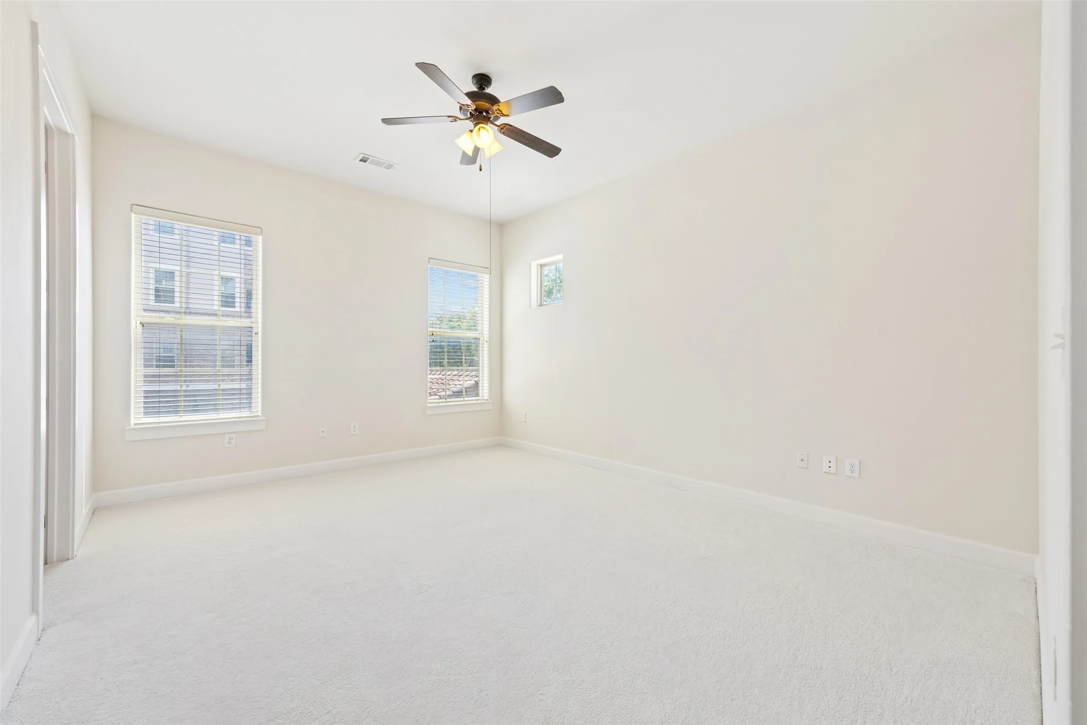 Condominium For Sale in Dallas County , 610 Via Ravello 201, Irving, Texas 75039, 2 Bedroom, 3 Bathroom, 2 Garage spaces, 1,966 Sqft, built in 2007, mls#21300526, Real Estate Agent in Irving, Homes For Sale in Dallas county, Homes For Sale in Irving, Realtor in Irving Texas, Real Estate Brokerage Independent Realty Texas, Luminita Cordes Realtor
