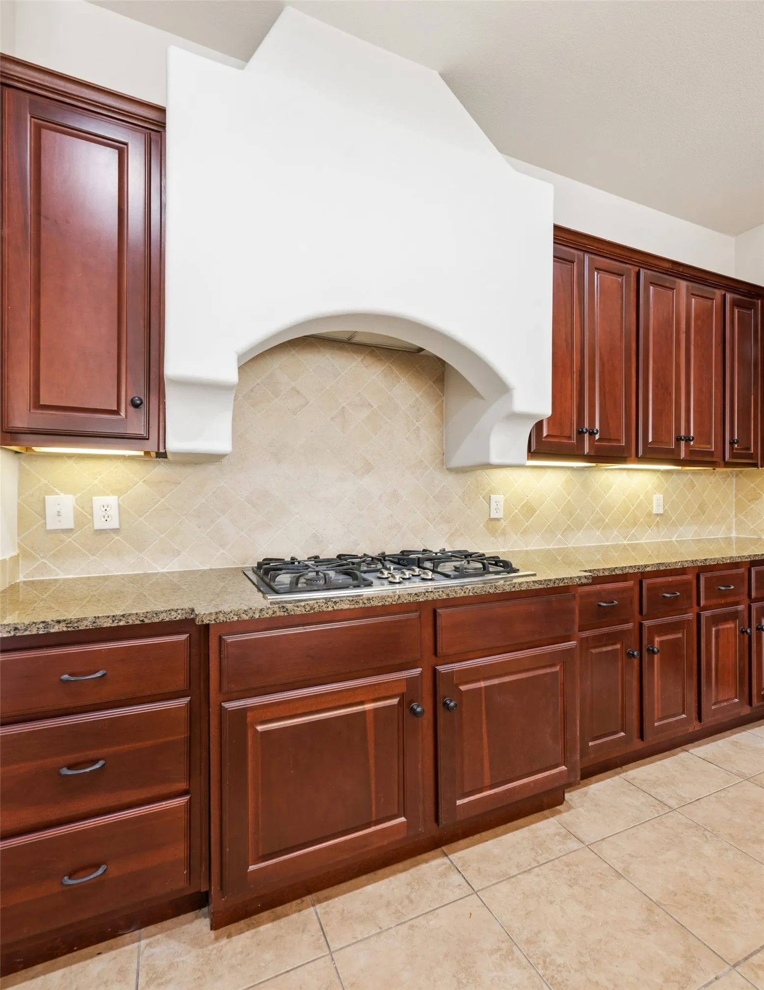 Condominium For Sale in Dallas County , 610 Via Ravello 201, Irving, Texas 75039, 2 Bedroom, 3 Bathroom, 2 Garage spaces, 1,966 Sqft, built in 2007, mls#21300526, Real Estate Agent in Irving, Homes For Sale in Dallas county, Homes For Sale in Irving, Realtor in Irving Texas, Real Estate Brokerage Independent Realty Texas, Luminita Cordes Realtor