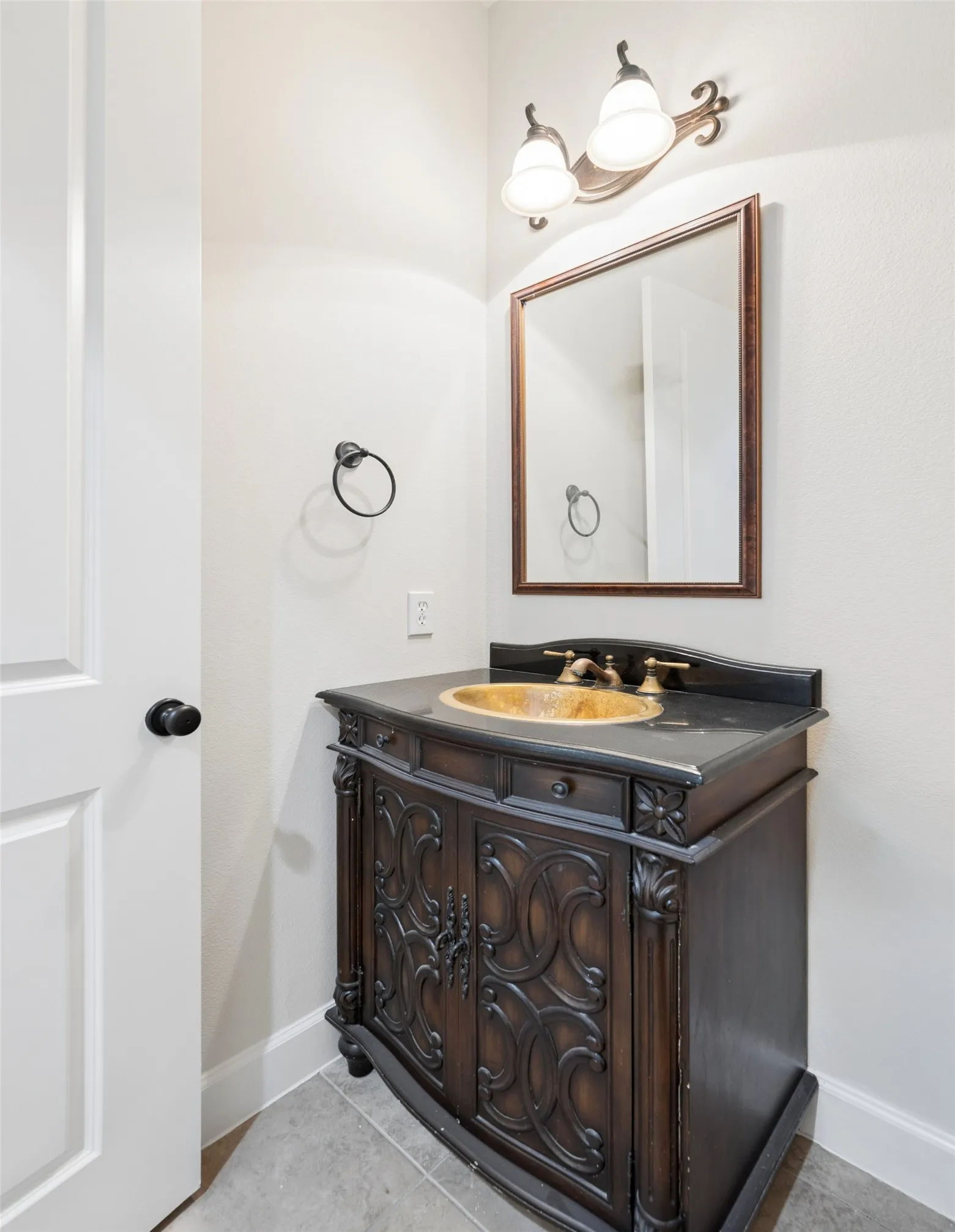 Condominium For Sale in Dallas County , 610 Via Ravello 201, Irving, Texas 75039, 2 Bedroom, 3 Bathroom, 2 Garage spaces, 1,966 Sqft, built in 2007, mls#21300526, Real Estate Agent in Irving, Homes For Sale in Dallas county, Homes For Sale in Irving, Realtor in Irving Texas, Real Estate Brokerage Independent Realty Texas, Luminita Cordes Realtor