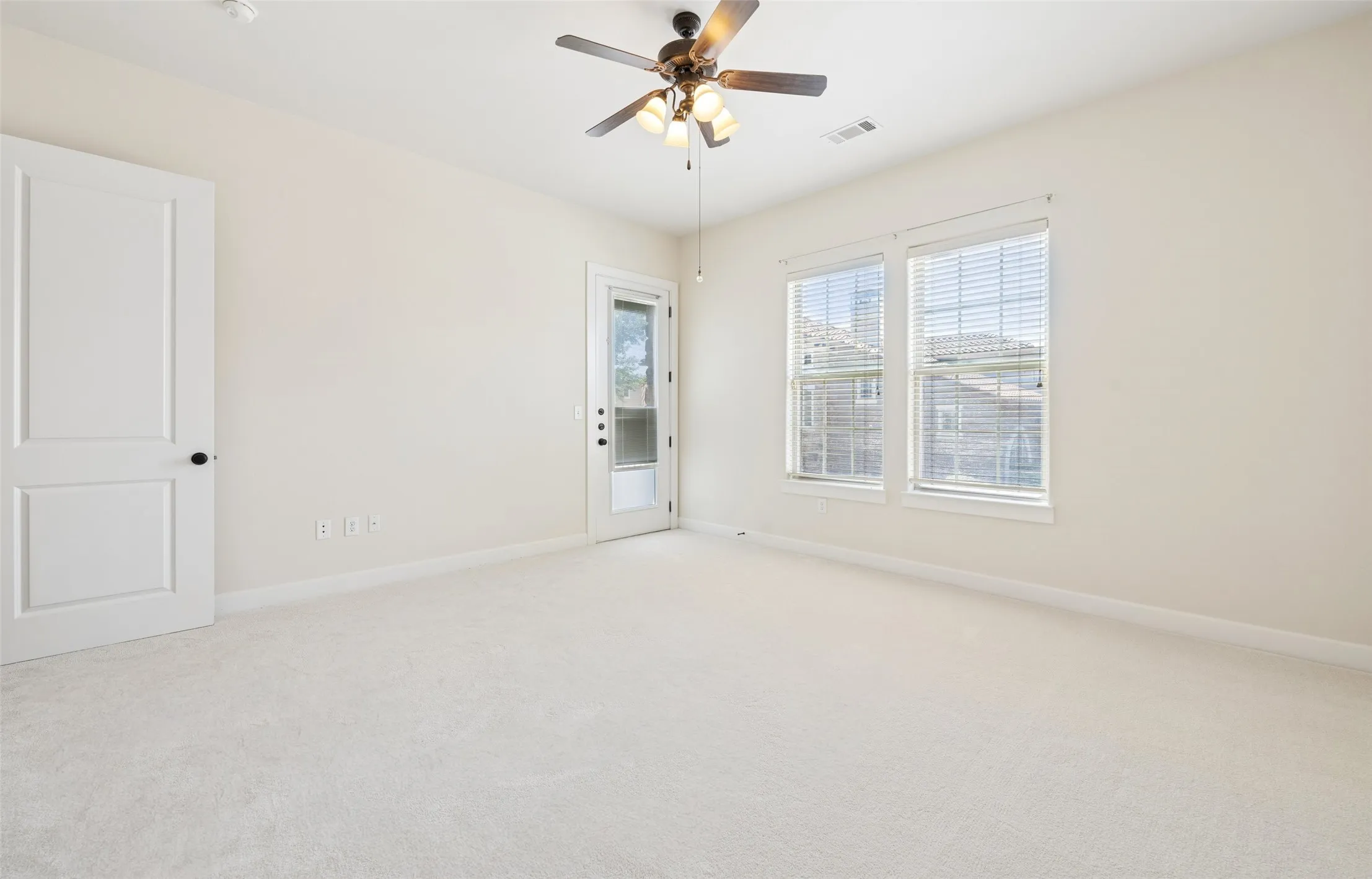 Condominium For Sale in Dallas County , 610 Via Ravello 201, Irving, Texas 75039, 2 Bedroom, 3 Bathroom, 2 Garage spaces, 1,966 Sqft, built in 2007, mls#21300526, Real Estate Agent in Irving, Homes For Sale in Dallas county, Homes For Sale in Irving, Realtor in Irving Texas, Real Estate Brokerage Independent Realty Texas, Luminita Cordes Realtor